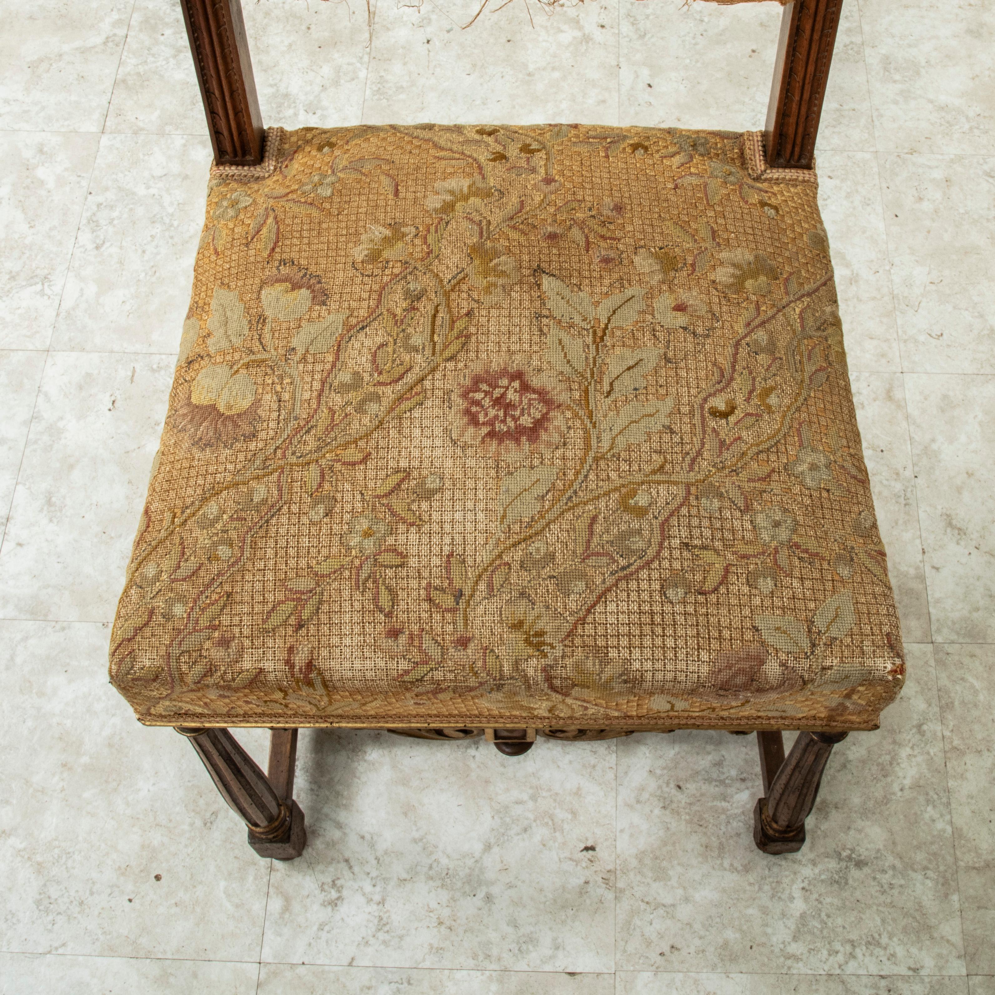 Coppia di poltrone in faggio intagliato in stile HENRY II francese del XIX secolo, con punta d'ago in vendita 2