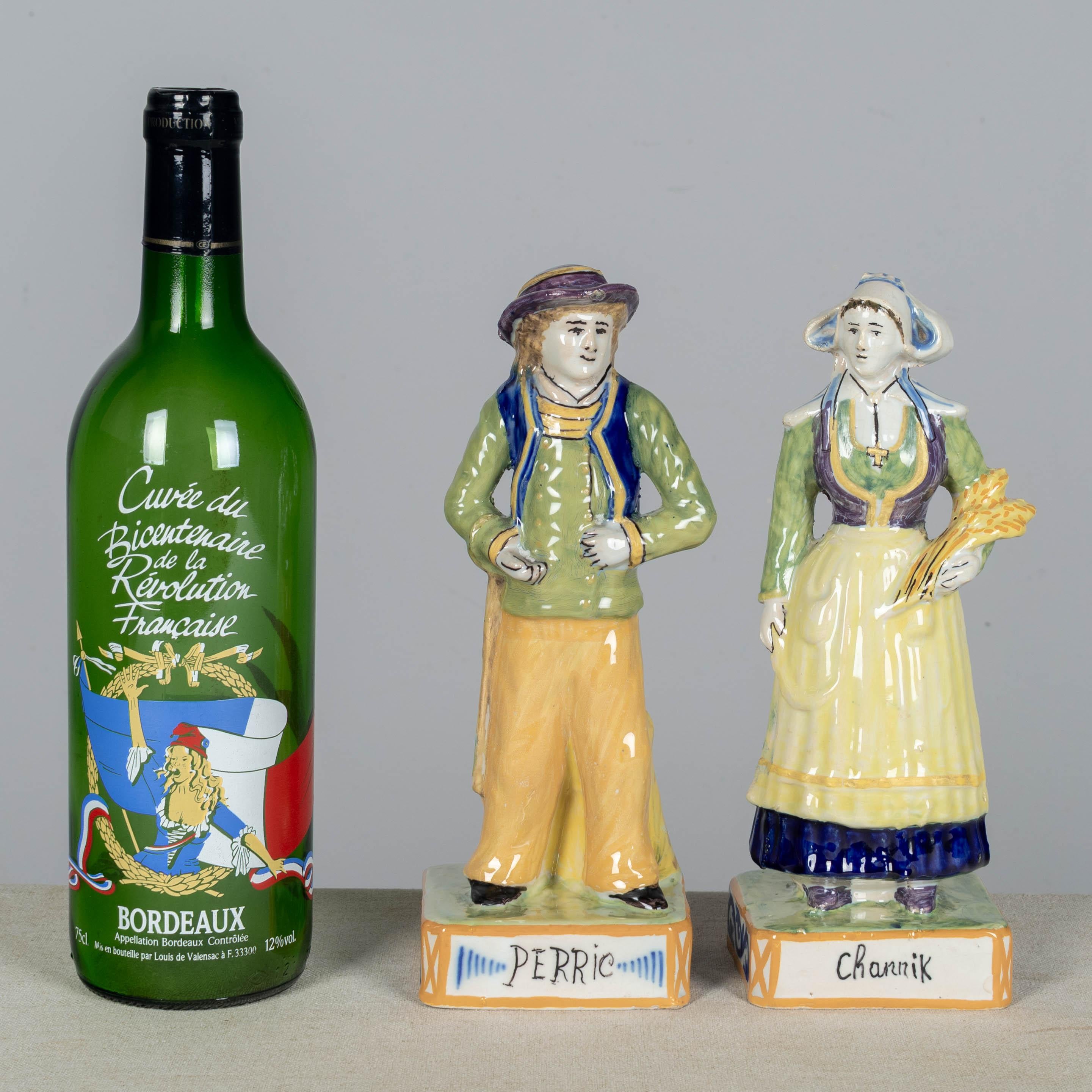 Primitive Pair of 19th Century French Henriot Quimper Faience Figurines For Sale