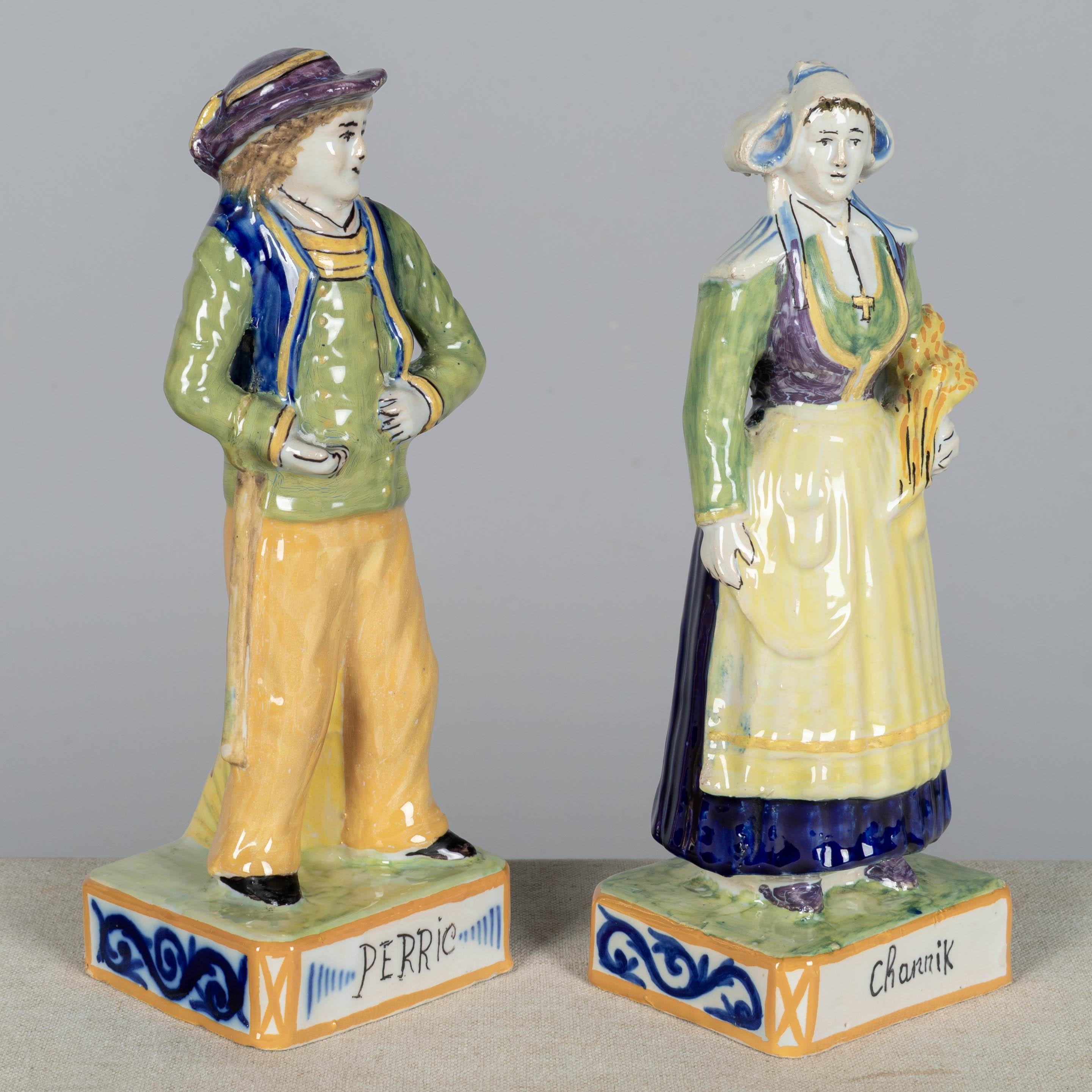 Pair of 19th Century French Henriot Quimper Faience Figurines For Sale 3