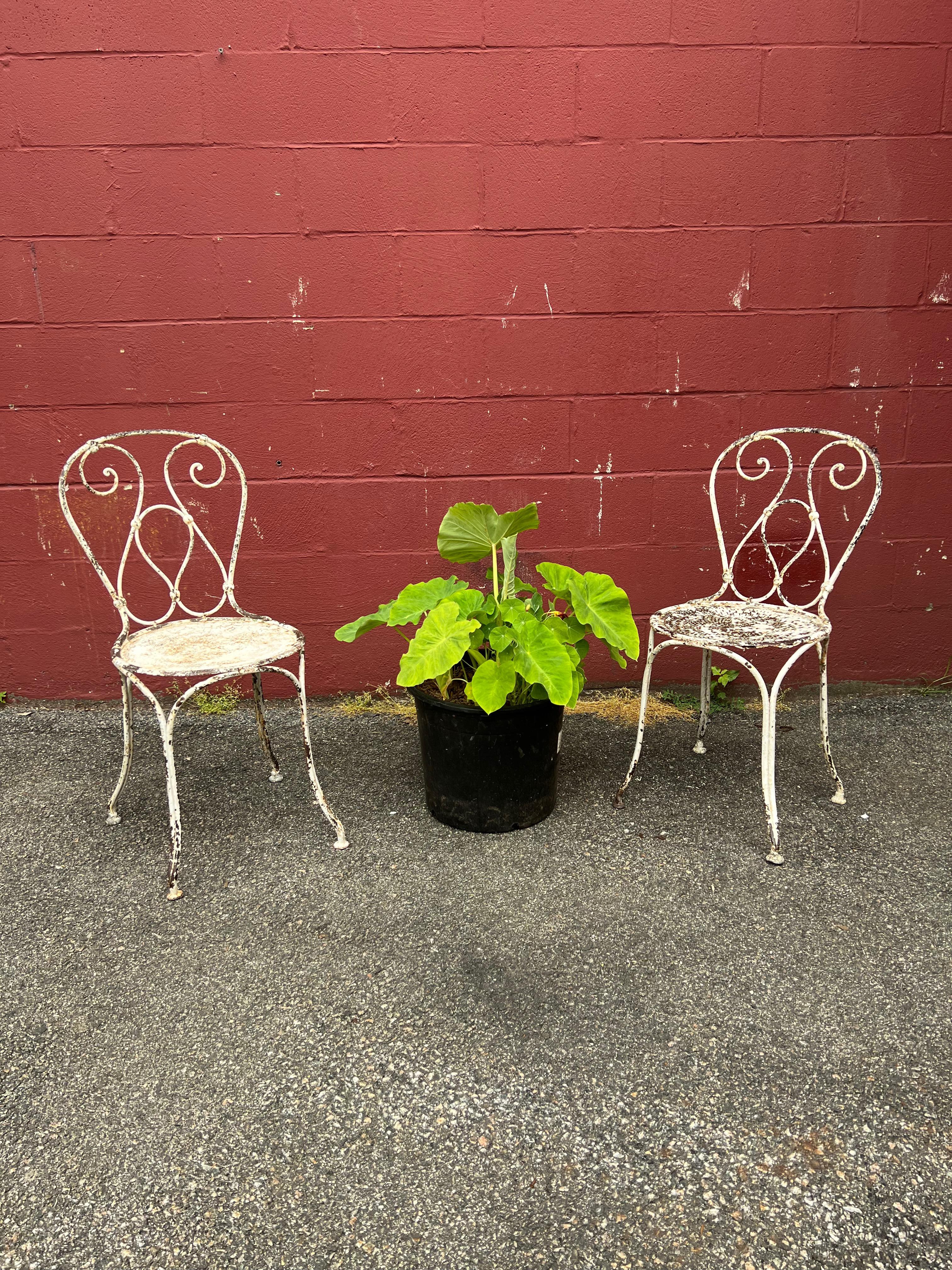 Pair of 19th Century French Iron Garden Chairs For Sale 2