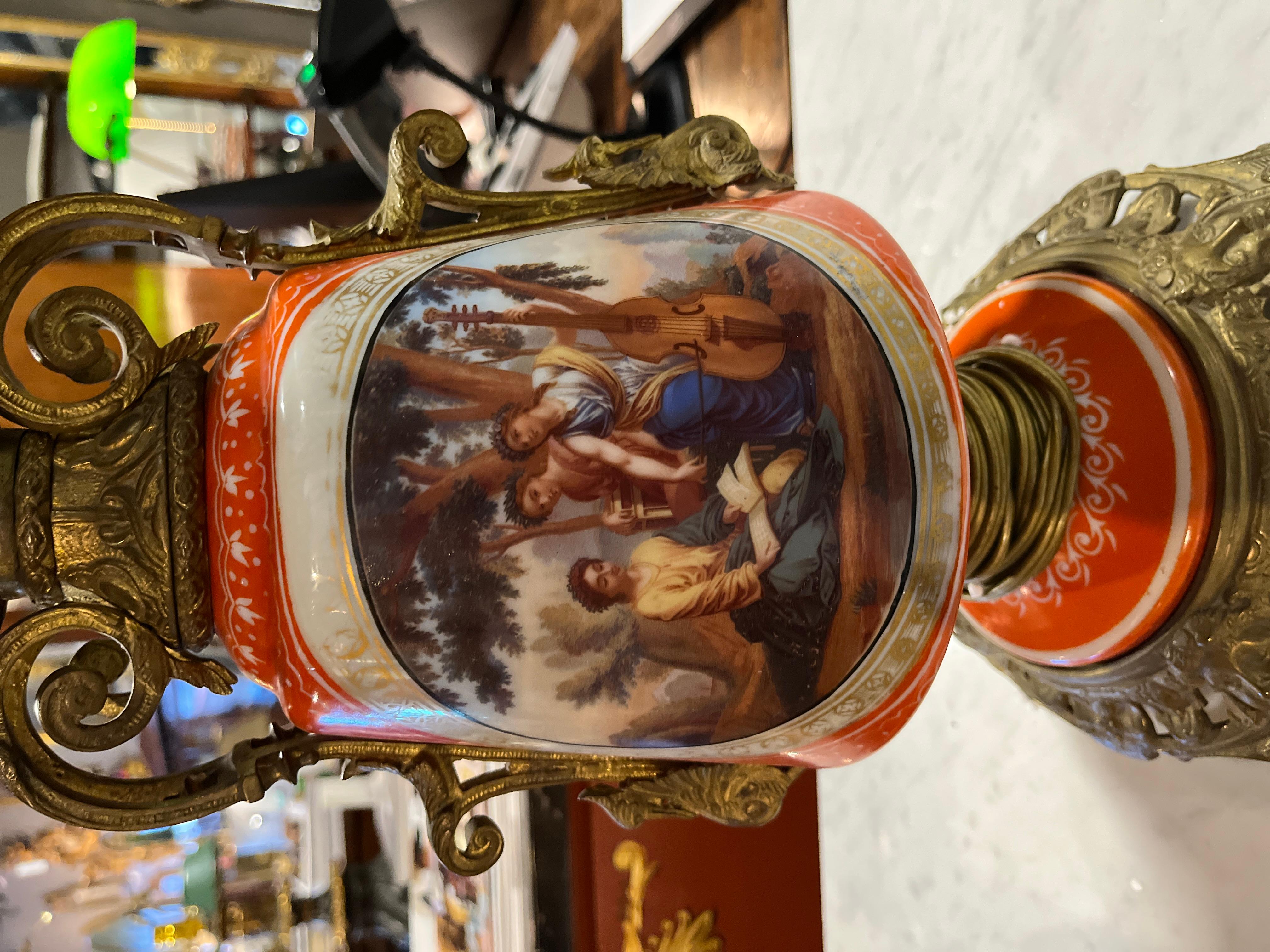Pair of 19th Century French Lamps with Neoclassical scene For Sale 2
