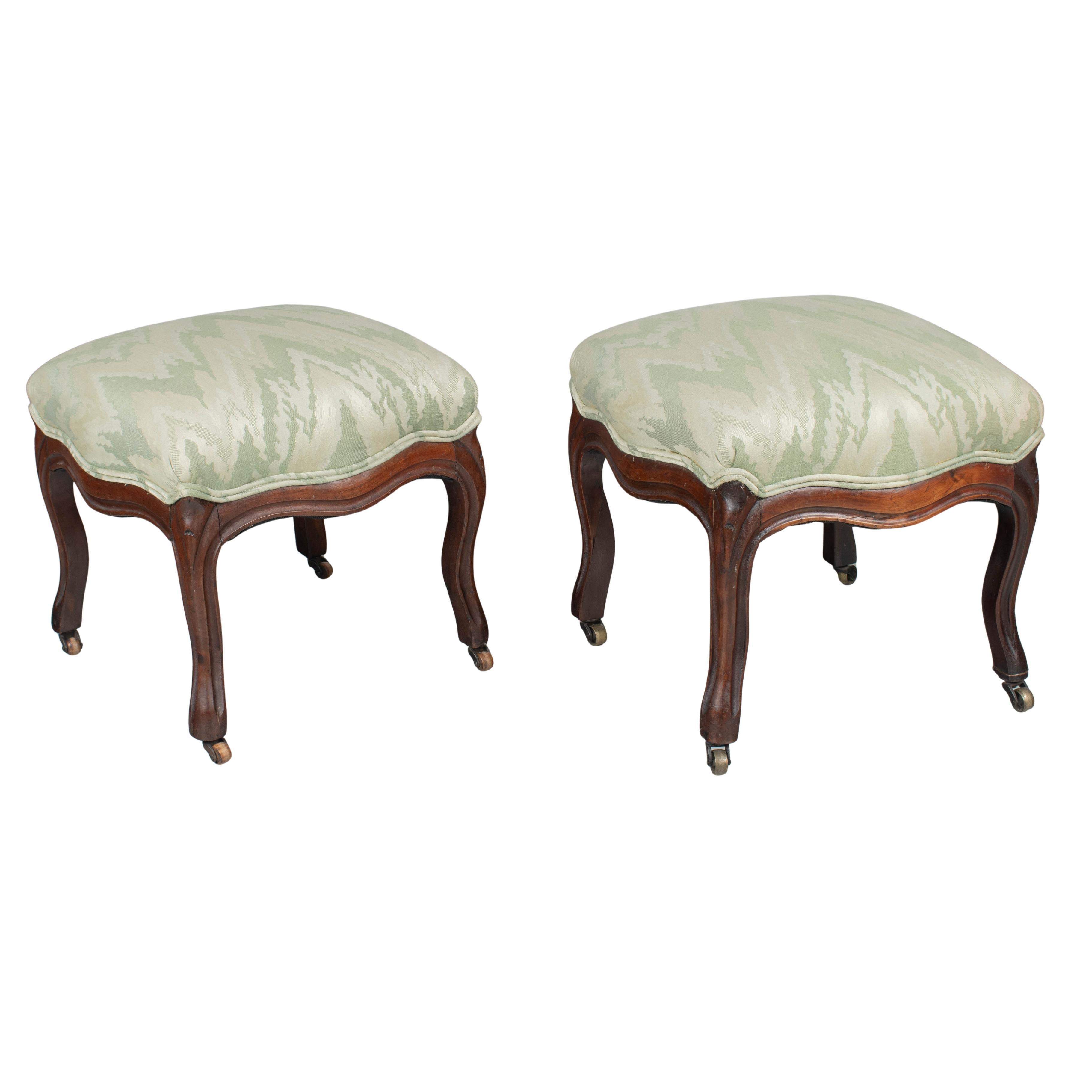 Pareja de taburetes de pie Louis Philippe franceses del siglo XIX