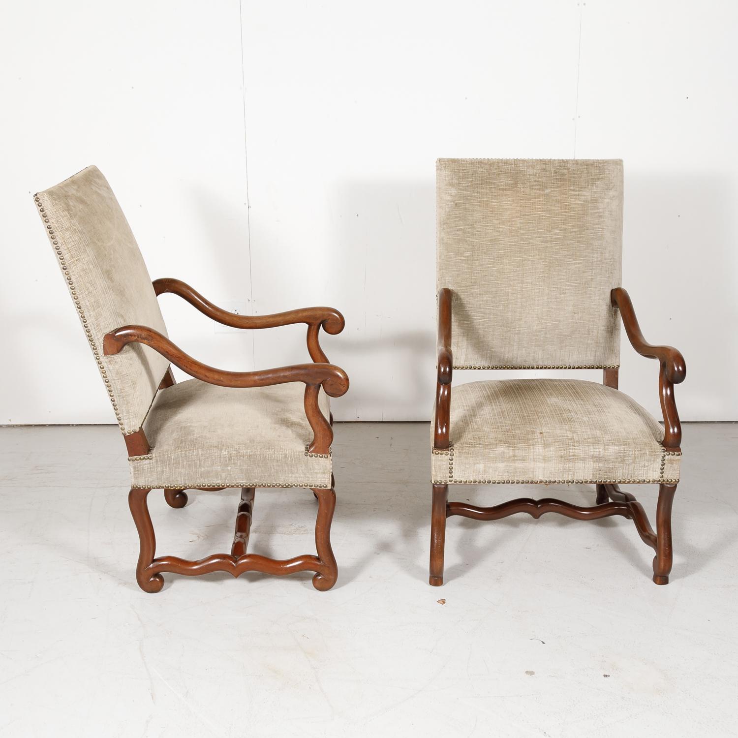 Pair of French Louis XIII Style Os de Mouton Armchairs In Good Condition In Birmingham, AL