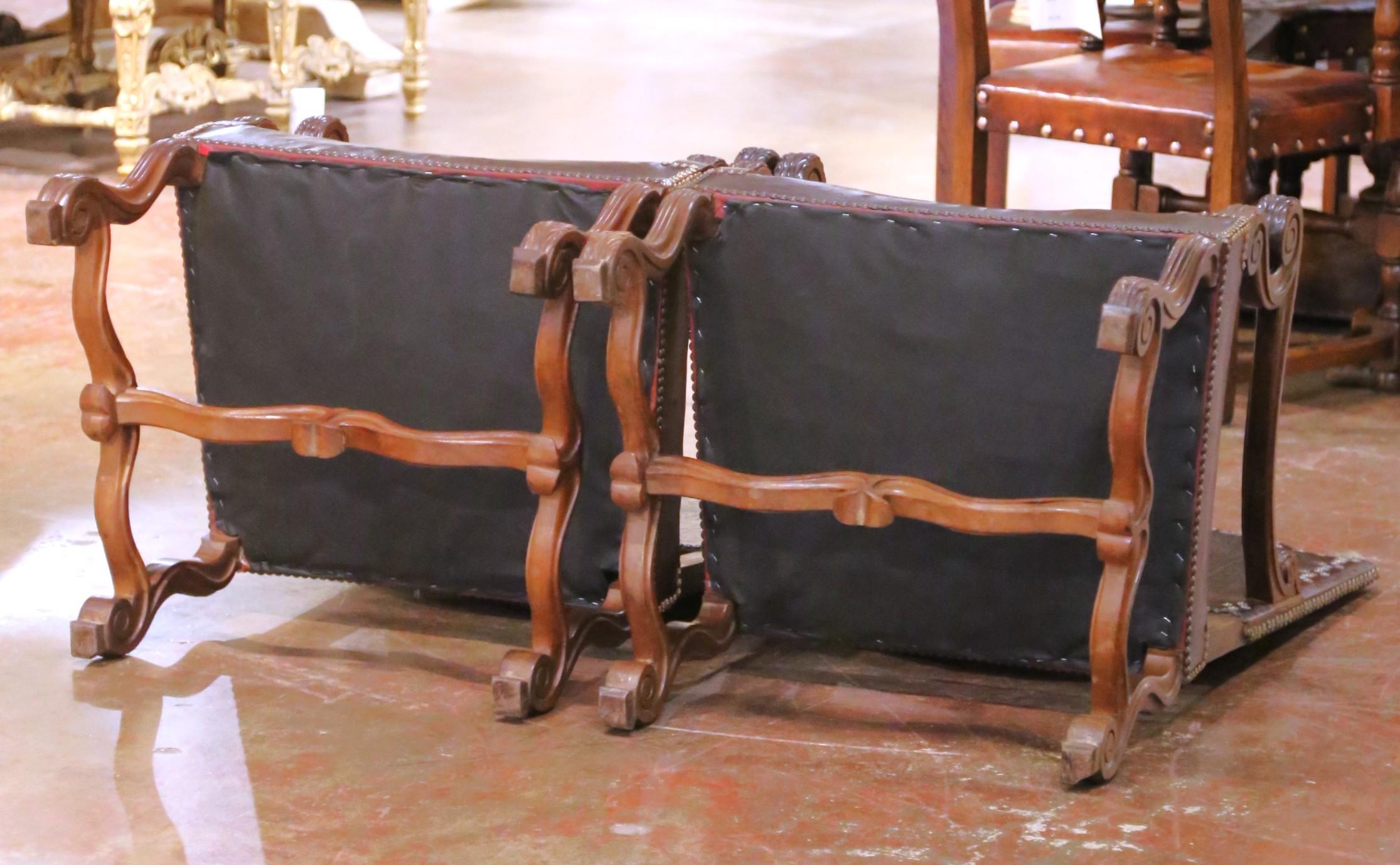 Pair of 19th Century French Louis XIII Walnut Armchairs with Embossed Leather en vente 7