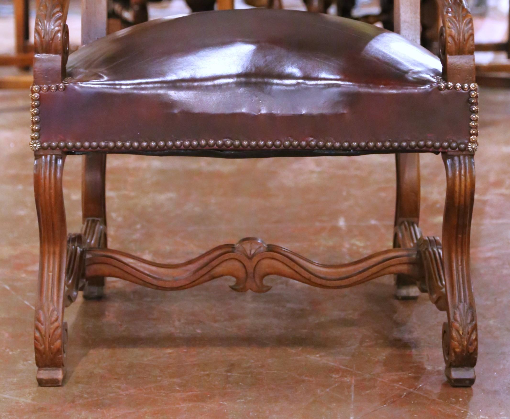 Noyer Pair of 19th Century French Louis XIII Walnut Armchairs with Embossed Leather en vente