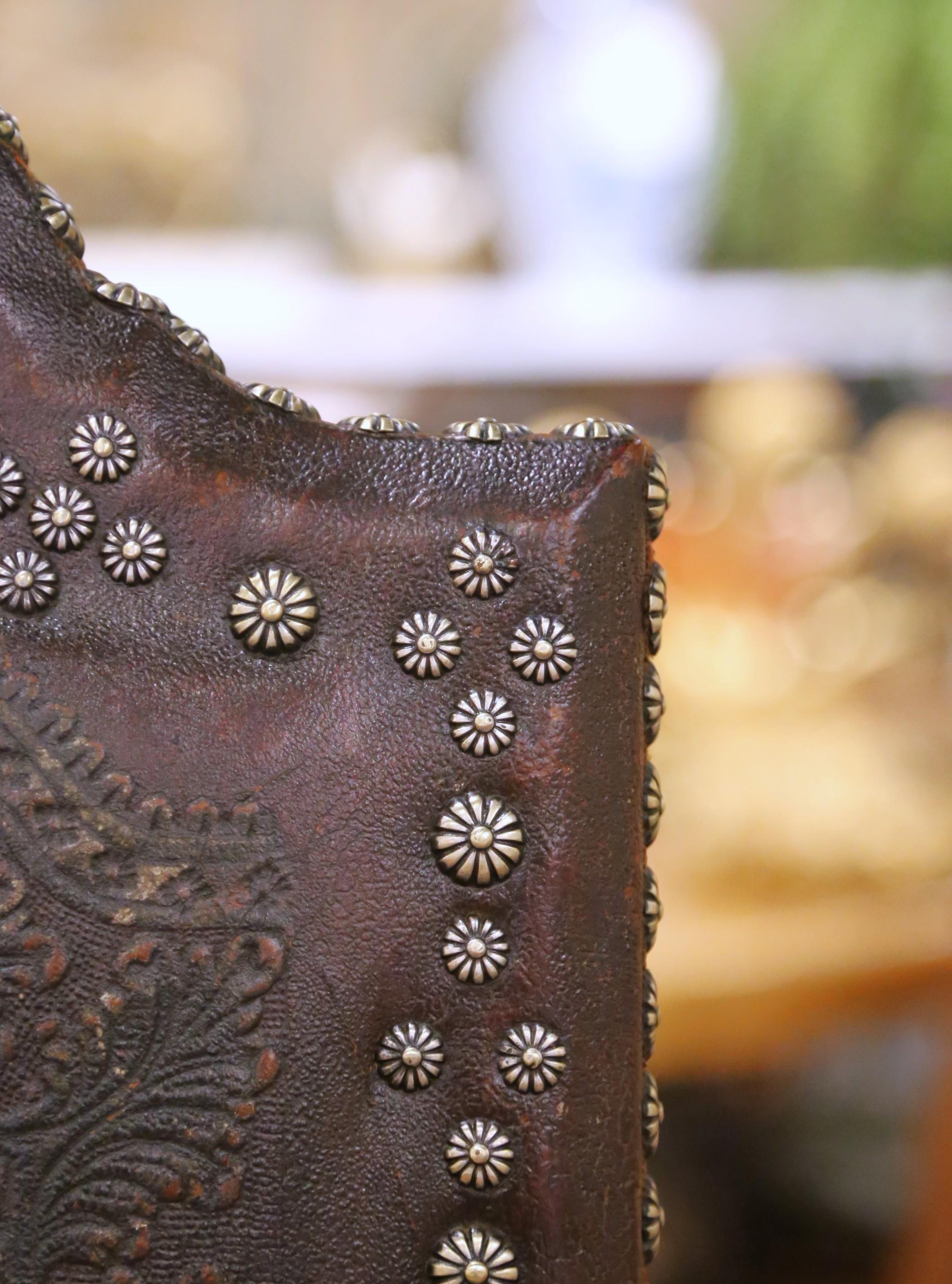 Pair of 19th Century French Louis XIII Walnut Armchairs with Embossed Leather en vente 2
