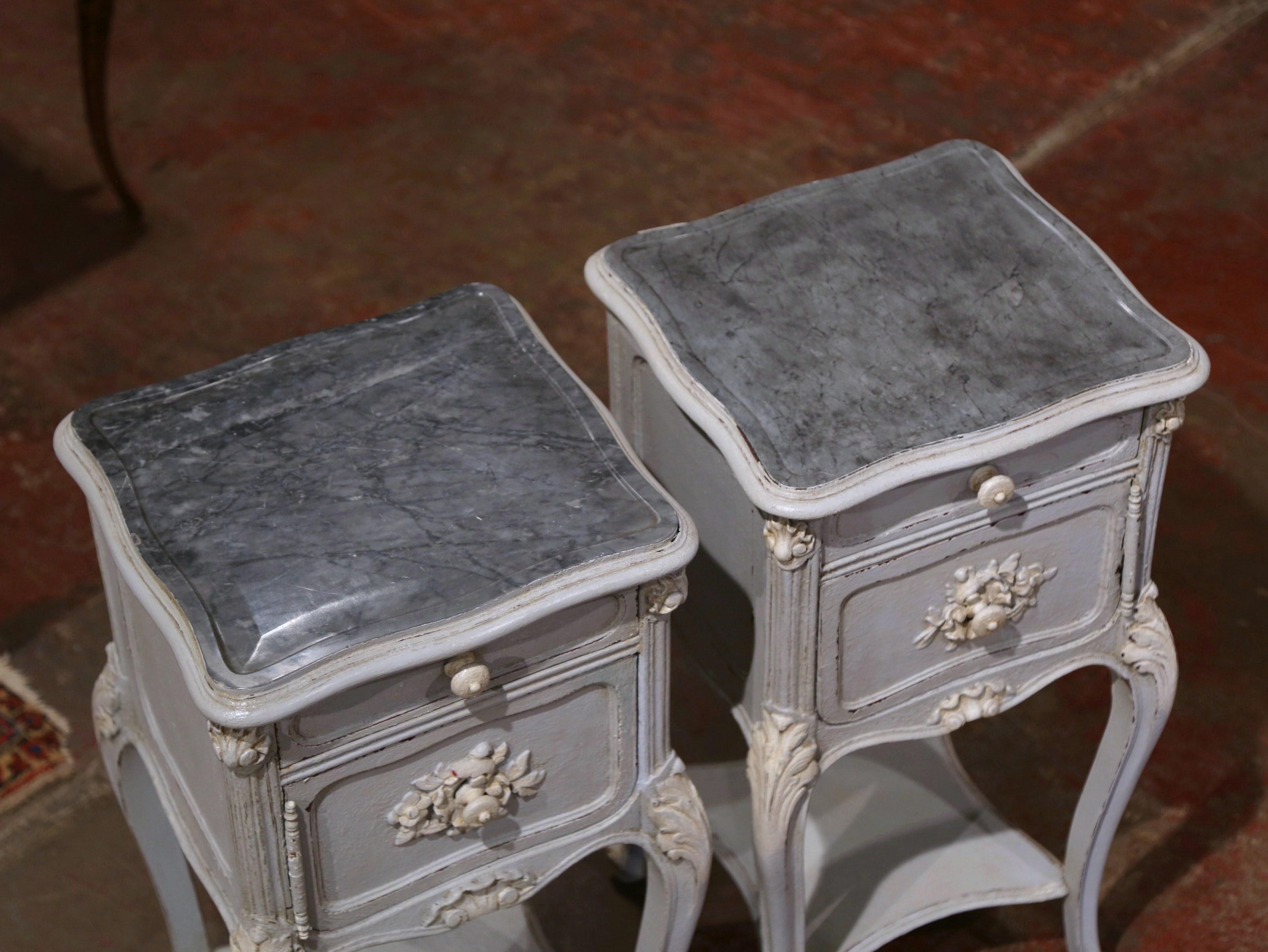 Pair of 19th Century French Louis XV Carved Painted Nightstands with Marble Top In Good Condition In Dallas, TX