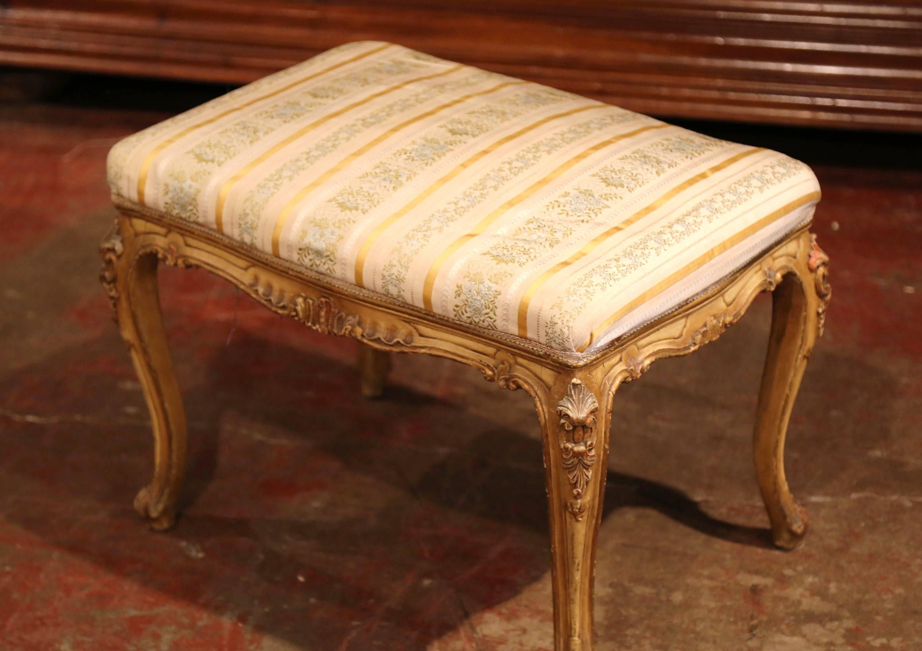 Pair of 19th Century French Louis XV Carved Painted Stools with Silk Fabric In Excellent Condition In Dallas, TX