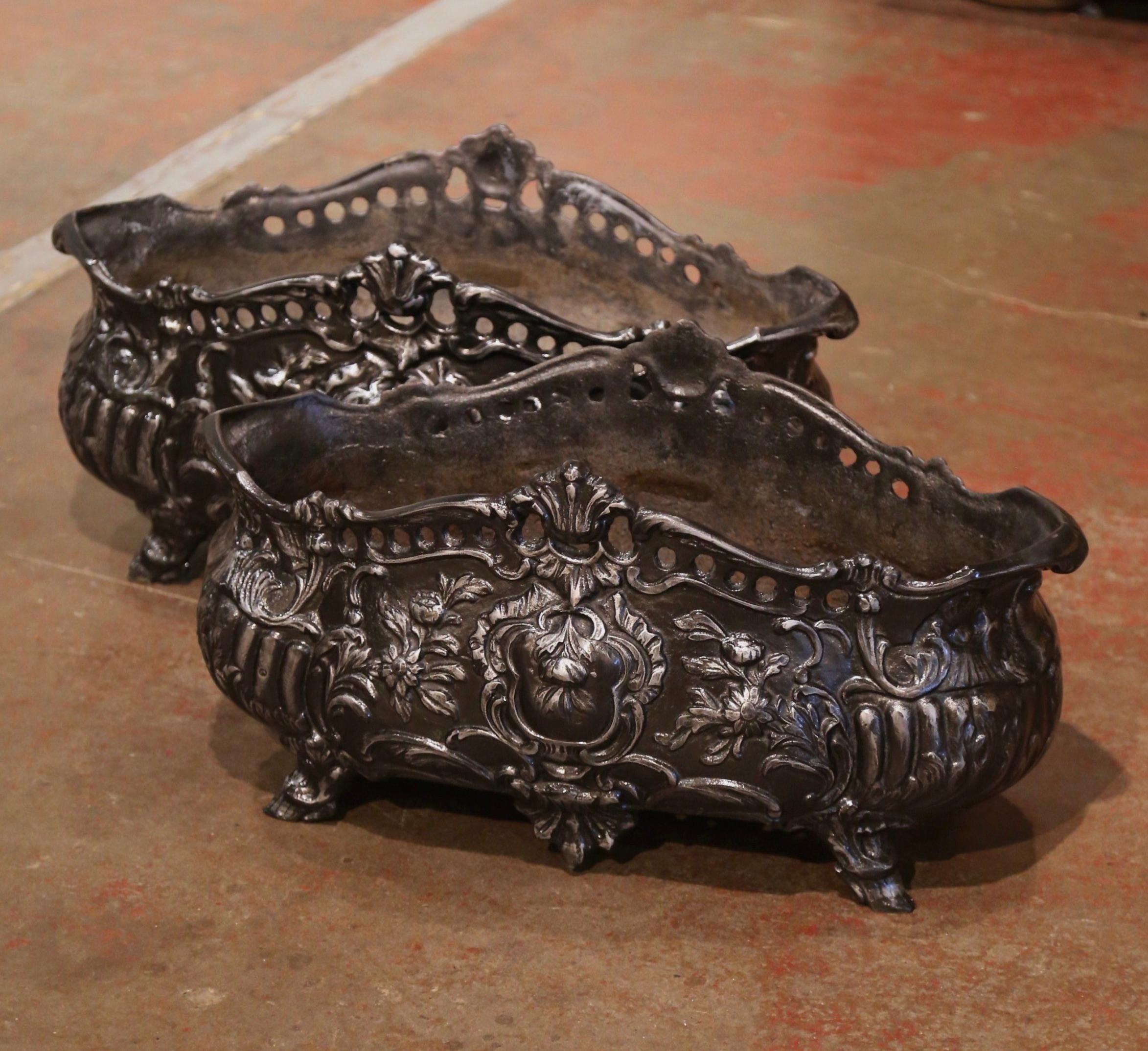 Pair of 19th Century French Louis XV Iron Outdoor Planter Boxes Jardinieres In Excellent Condition For Sale In Dallas, TX