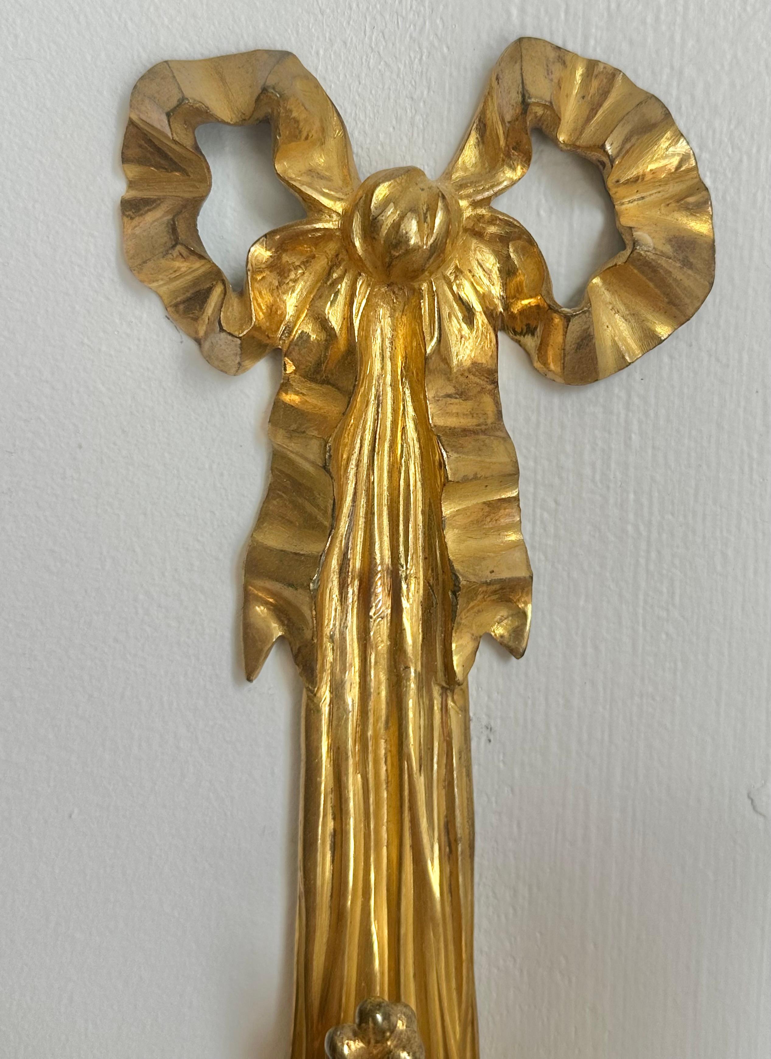 Coppia di sconsigliere francesi Luigi XV del XIX secolo in ormoluce In condizioni buone in vendita a Essex, MA