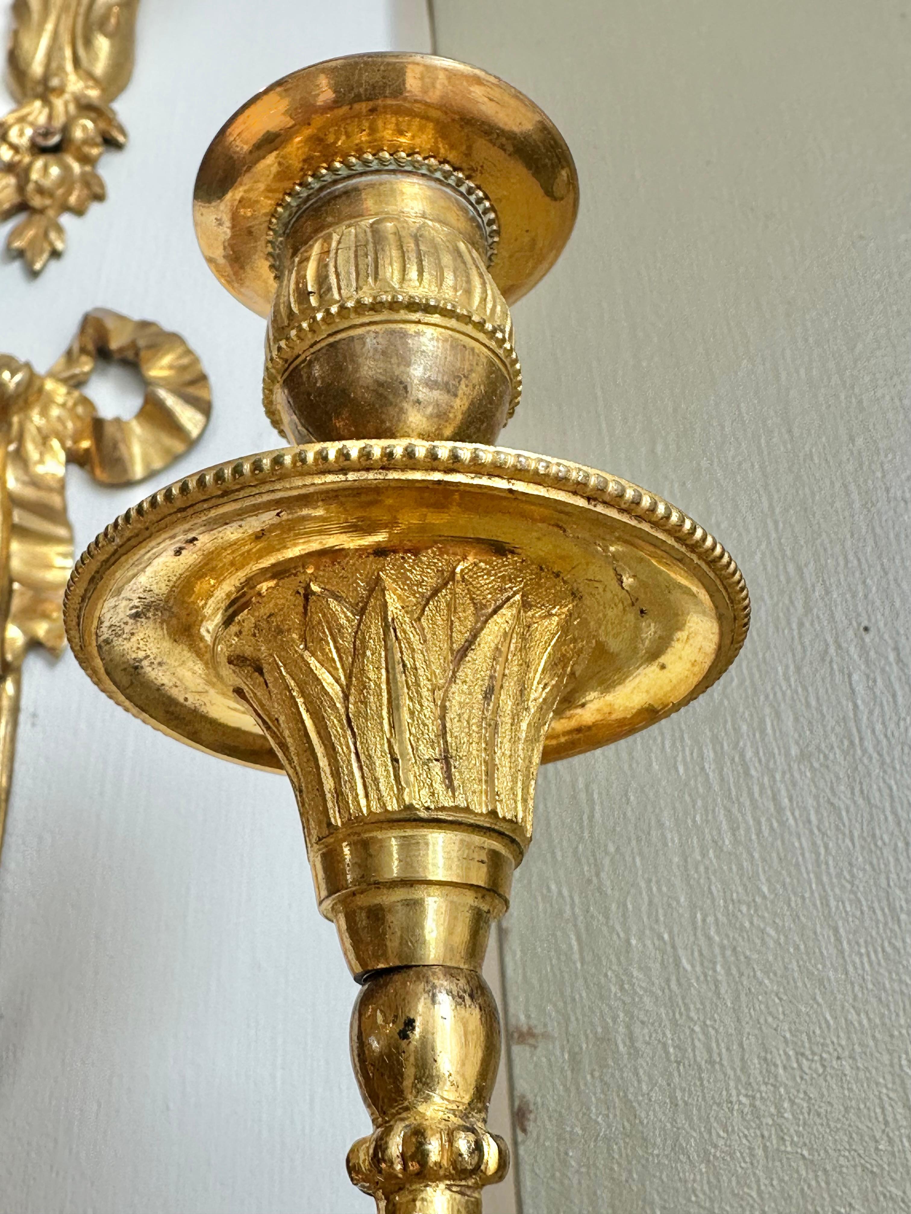 Coppia di sconsigliere francesi Luigi XV del XIX secolo in ormoluce in vendita 2