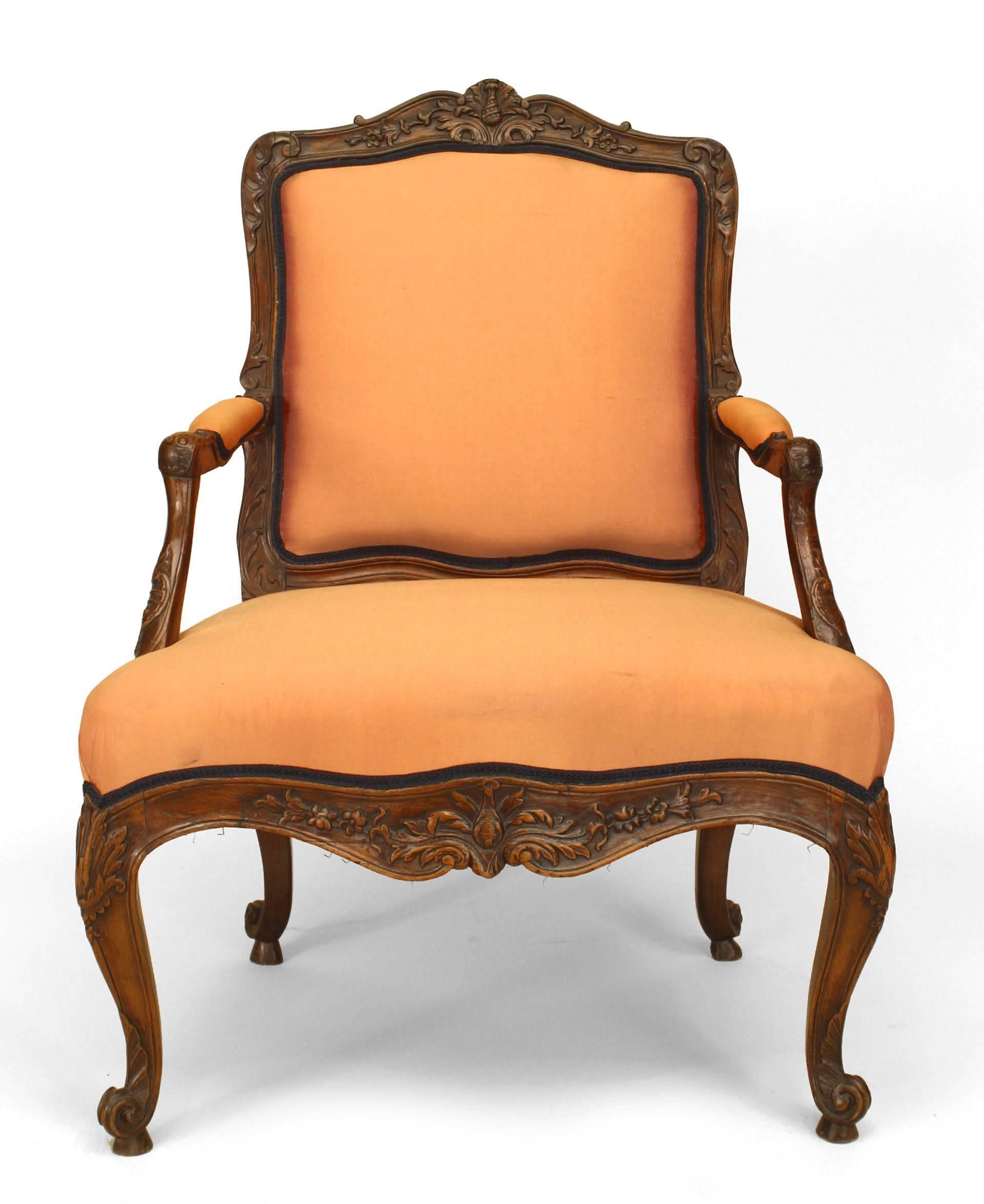 Pair of French Louis XV Pink Armchairs In Good Condition For Sale In New York, NY