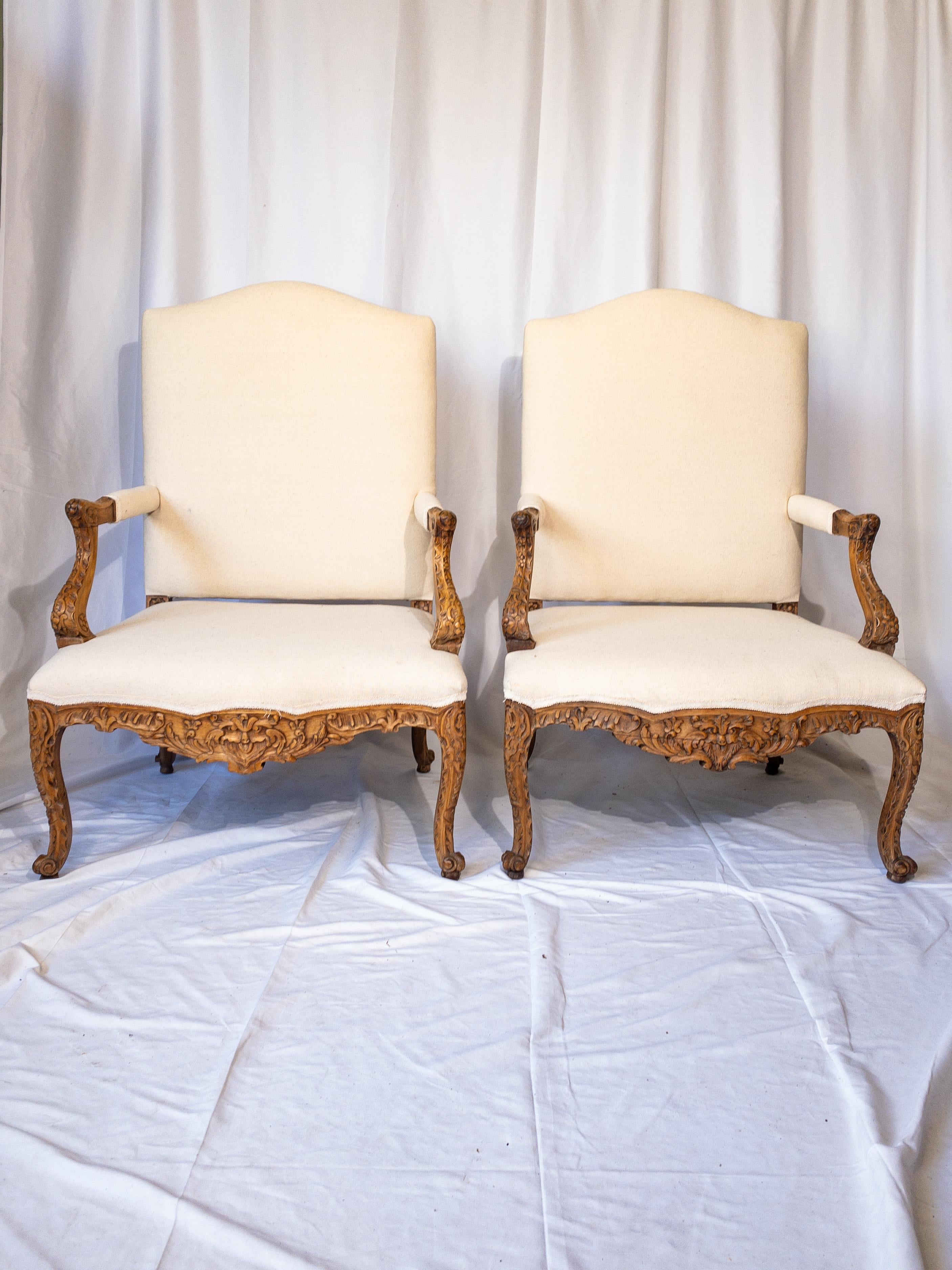 Fabric Pair of 19th Century French Louis XV Style Carved Wooden Arm Chairs For Sale