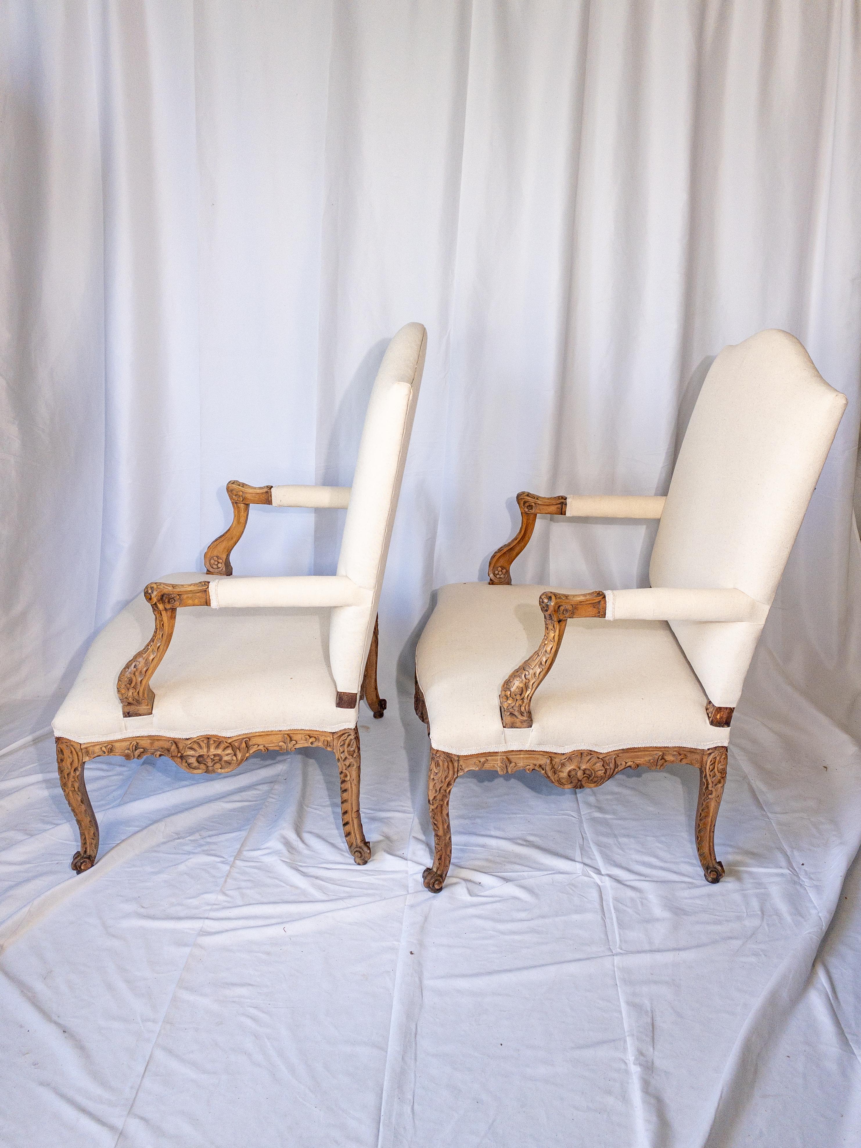 Pair of 19th Century French Louis XV Style Carved Wooden Arm Chairs For Sale 2