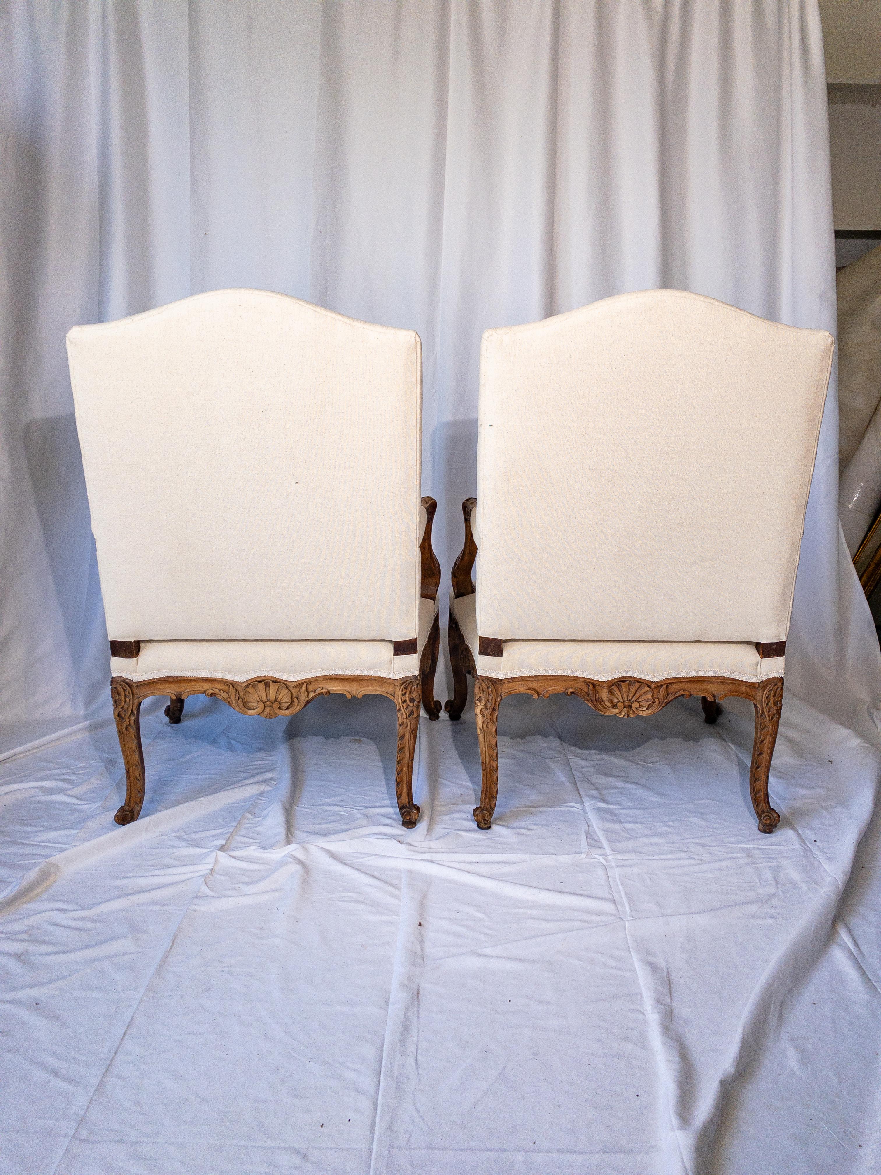 Pair of 19th Century French Louis XV Style Carved Wooden Arm Chairs For Sale 4