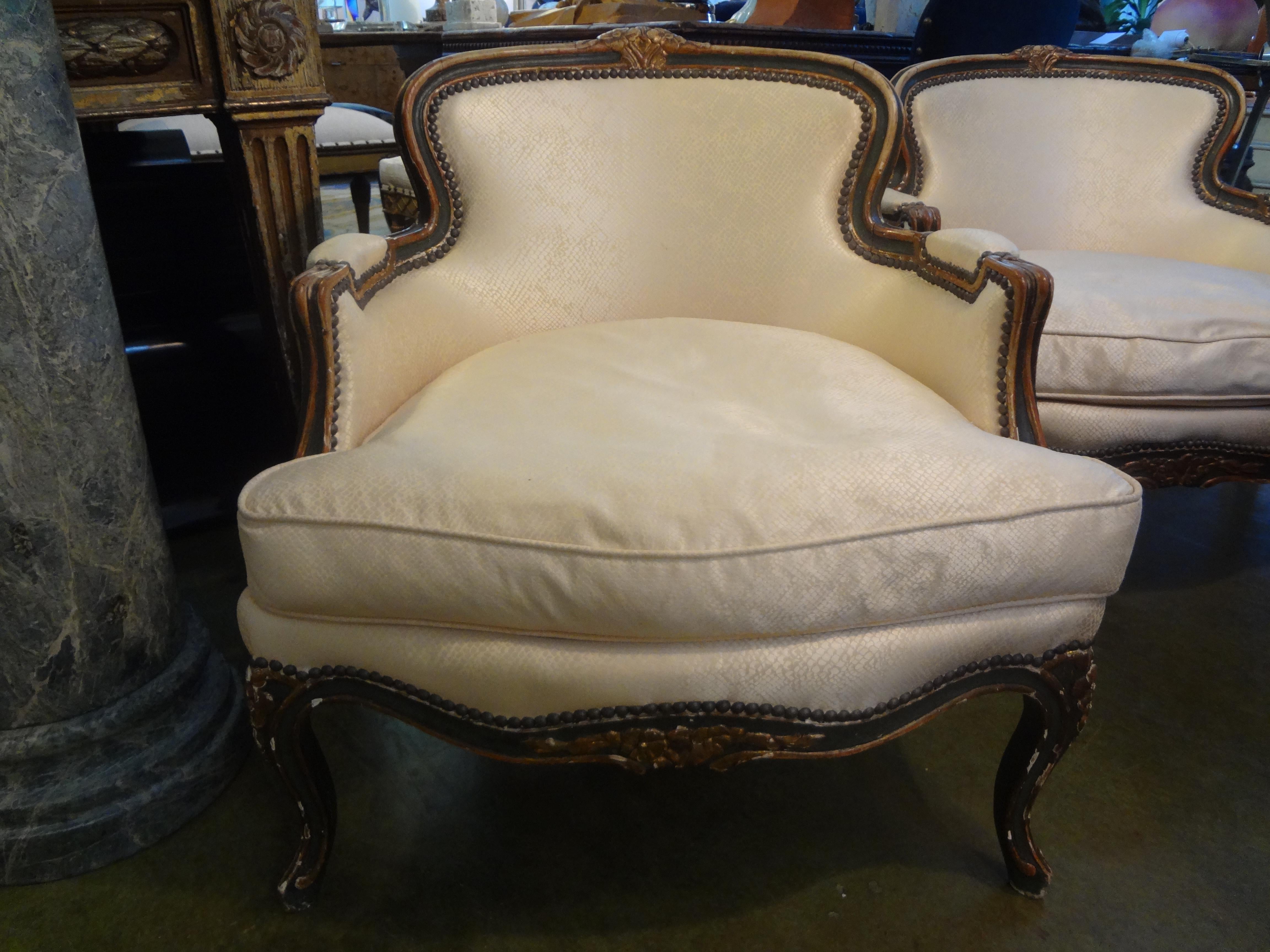 Pair of 19th Century French Louis XV Style Painted and Gilt Wood Bergères In Good Condition In Houston, TX