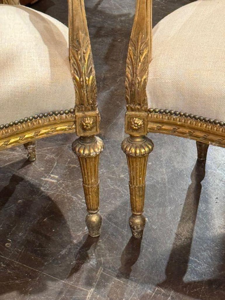 Coppia di poltrone francesi Luigi XVI del XIX secolo In condizioni buone in vendita a Dallas, TX