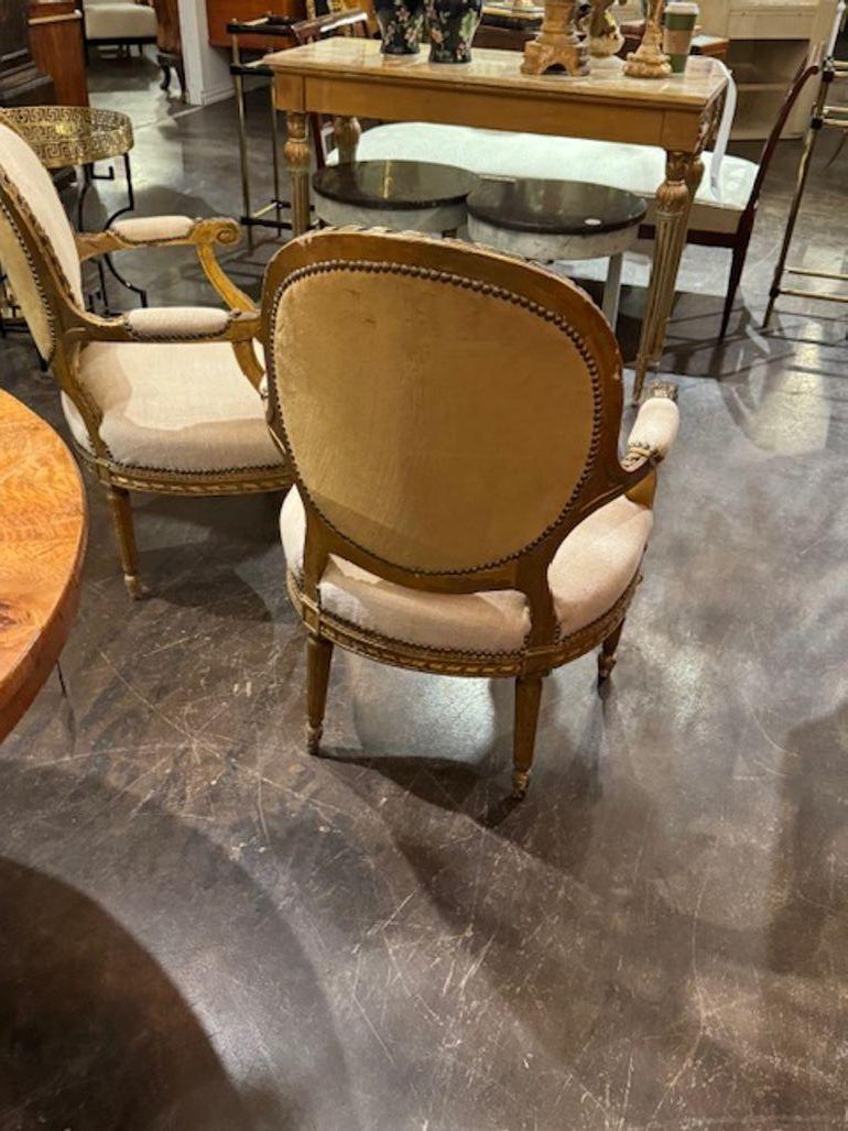 Coppia di poltrone francesi Luigi XVI del XIX secolo in vendita 1