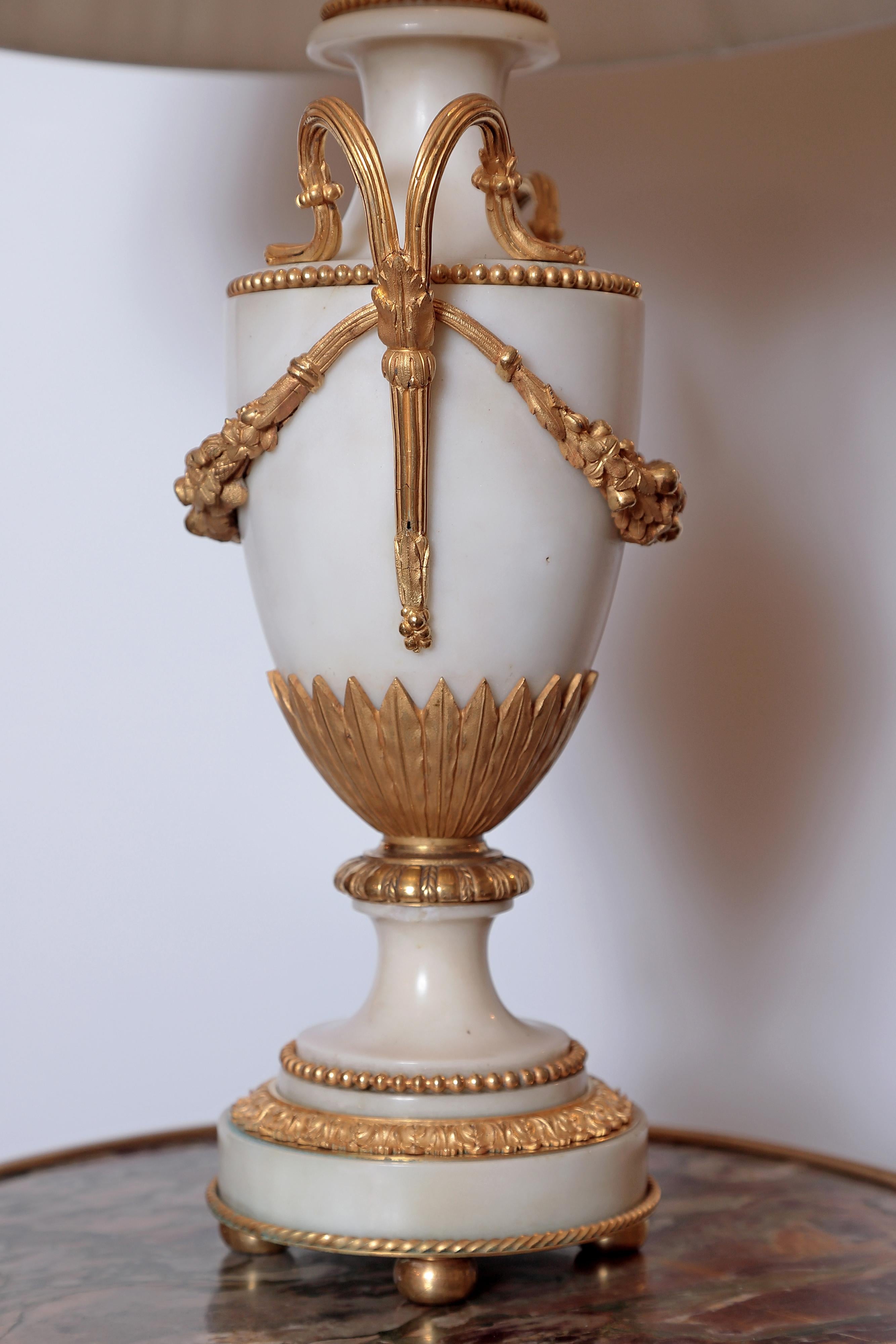 Pair of 19th Century French Louis XVI Carrara Marble and Gilt Bronze Lamps 4