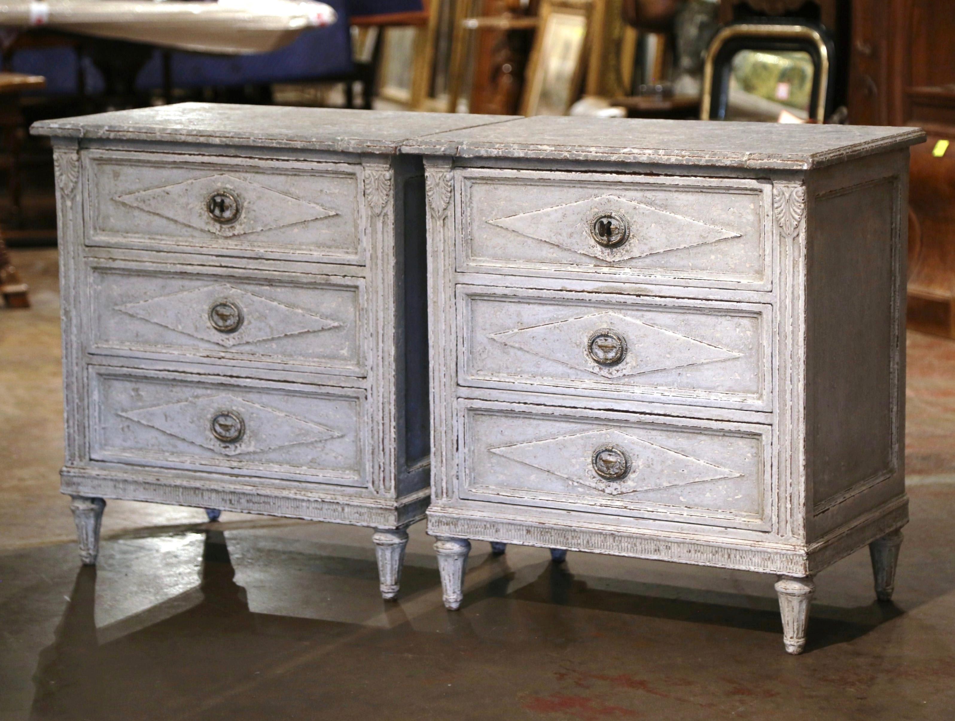 Wood Pair of 19th Century French Louis XVI Carved Painted Chests of Drawers For Sale