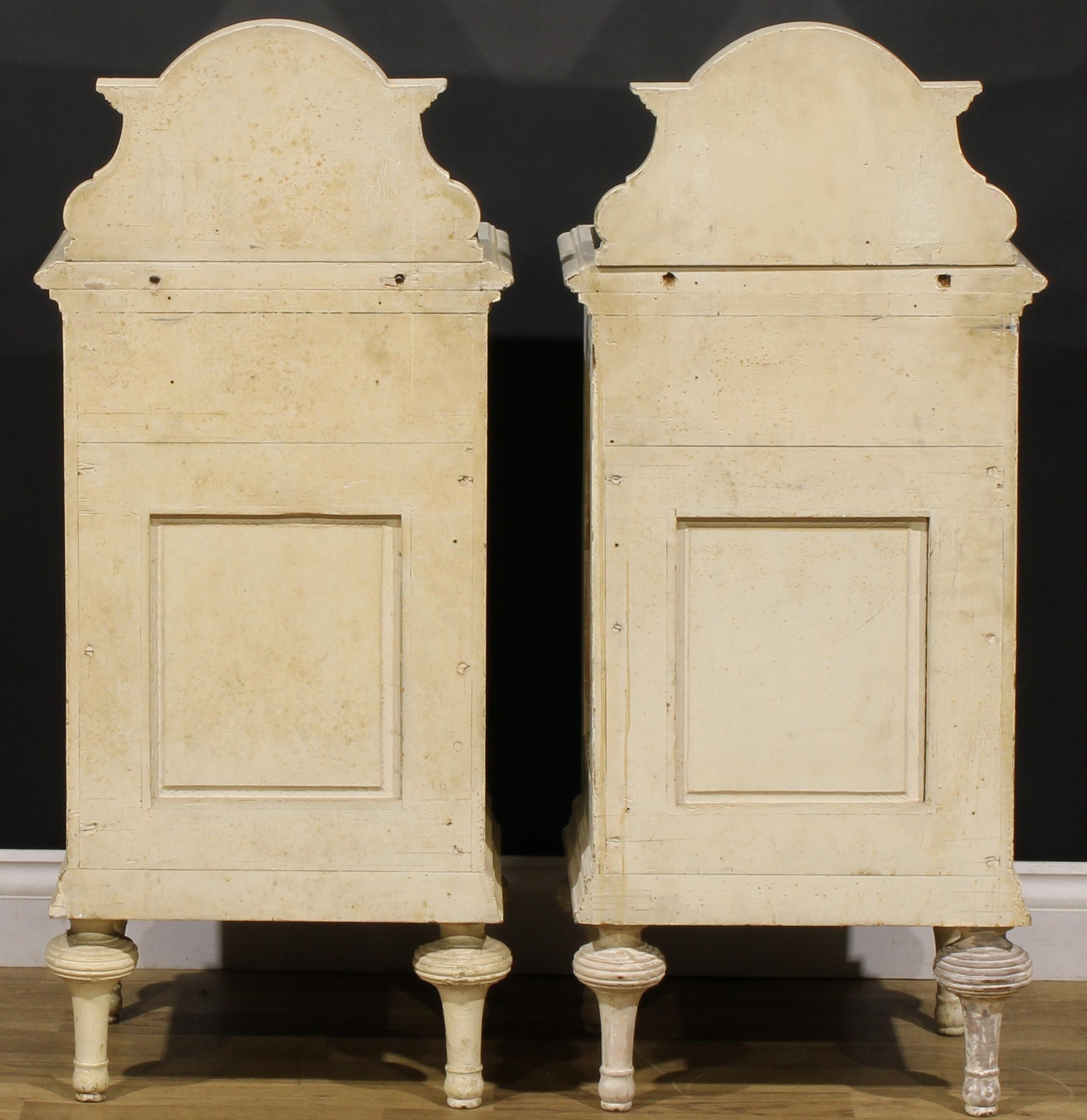 Pair of 19th Century French Louis XVI Carved Painted Nightstands Bedside Tables For Sale 3