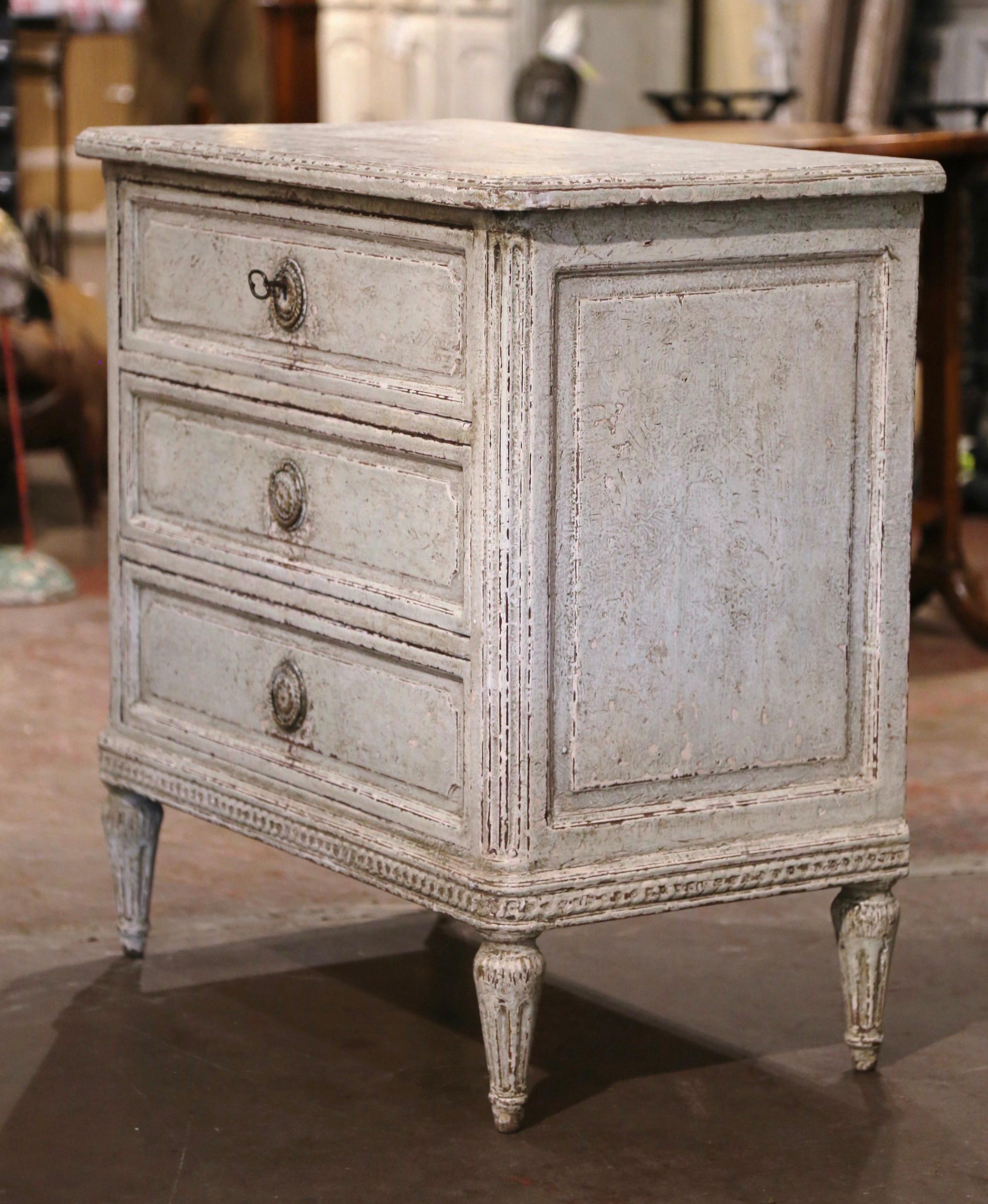 Pair of 19th Century French Louis XVI Hand Painted Chests of Drawers Nightstands In Excellent Condition In Dallas, TX