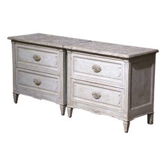 Paire de commodes de nuit Louis XVI du 19ème siècle peintes à la main à deux tiroirs