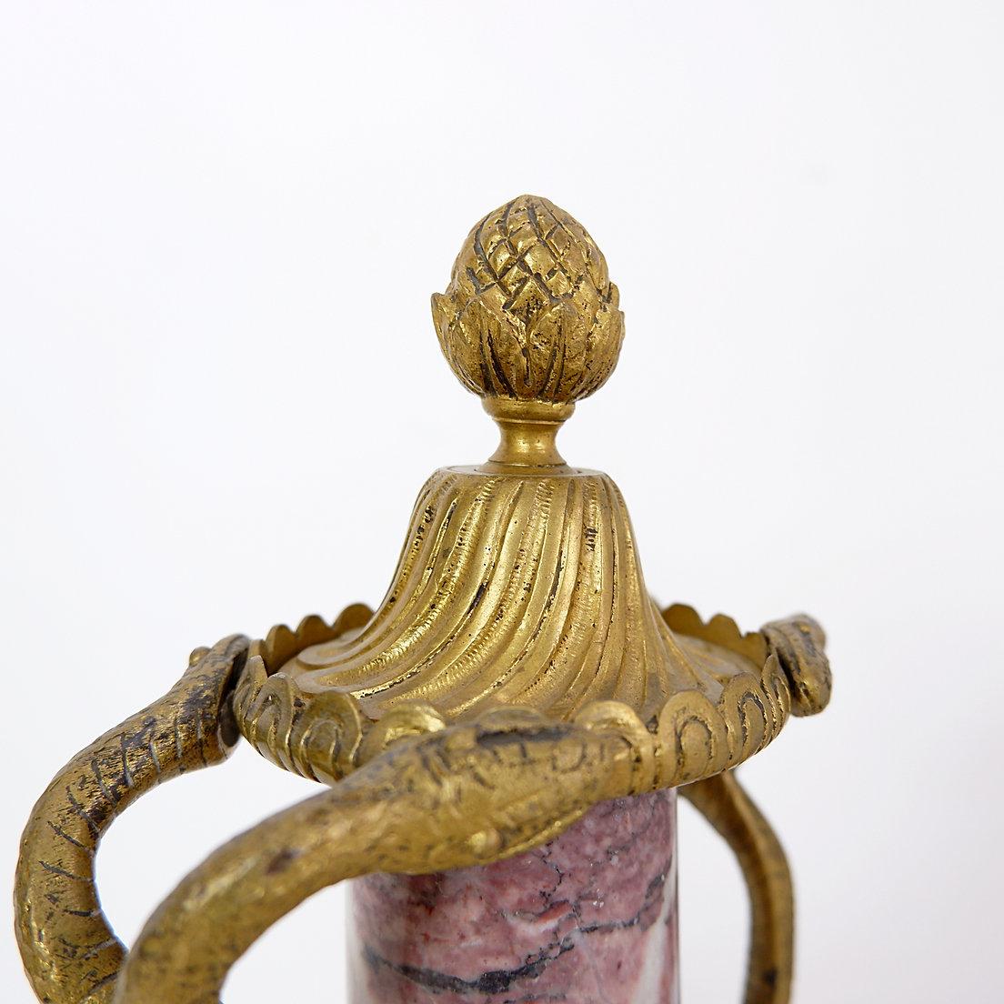 Coppia di cassette francesi Luigi XVI del XIX secolo in marmo e bronzo in vendita 2