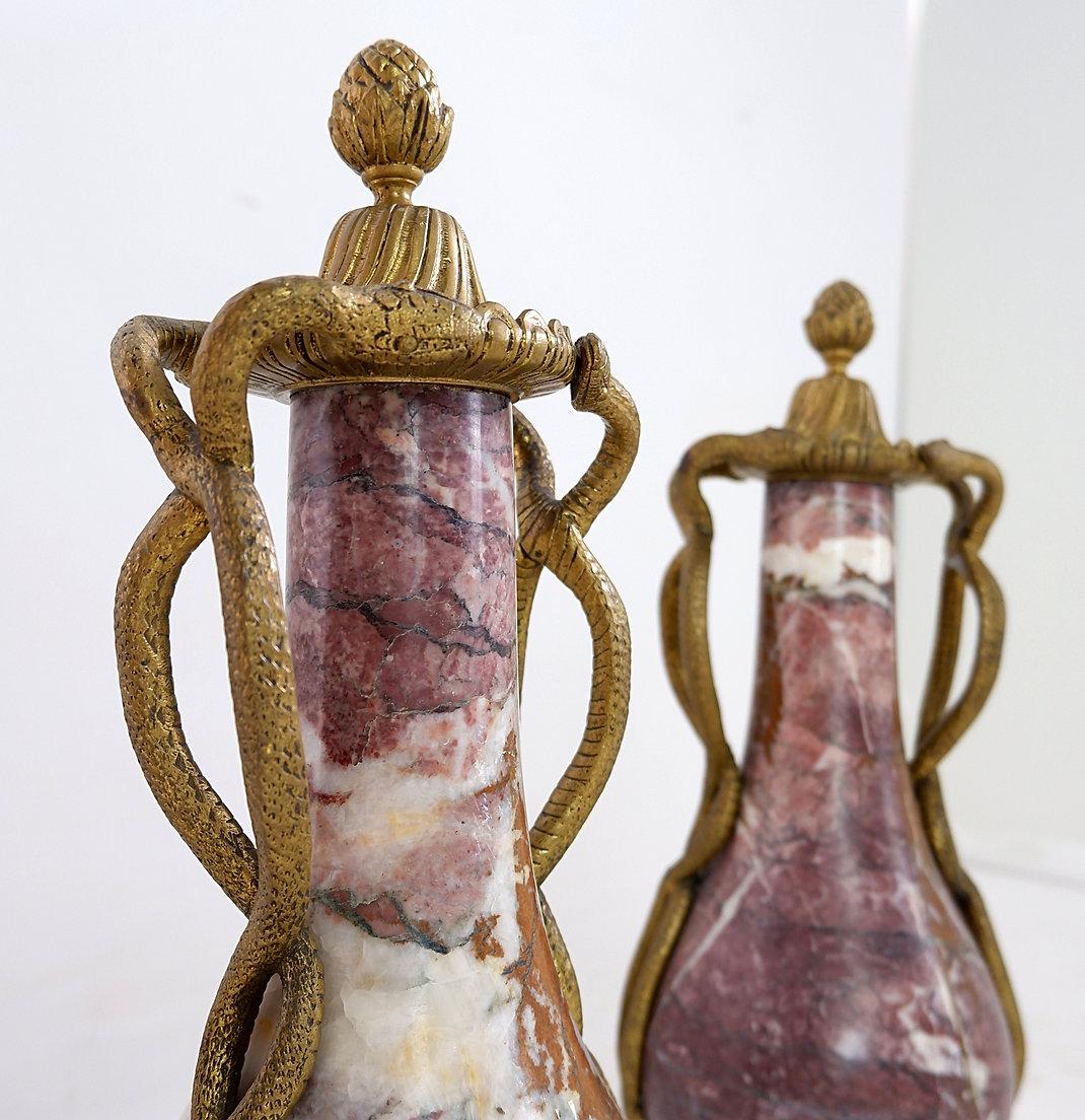 Coppia di cassette francesi Luigi XVI del XIX secolo in marmo e bronzo in vendita 4