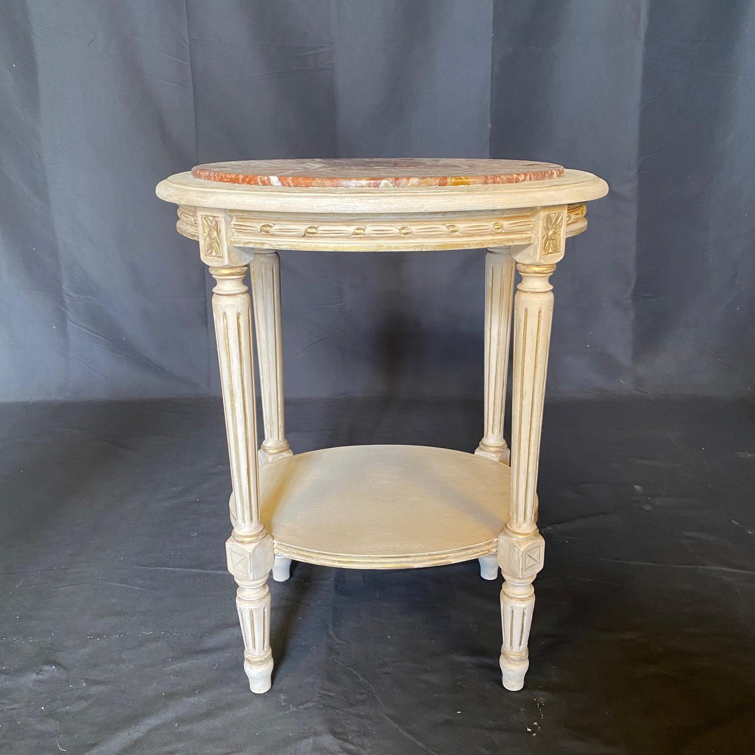 XIXe siècle Paire de tables d'appoint Louis XVI du 19ème siècle en marbre peint en vente