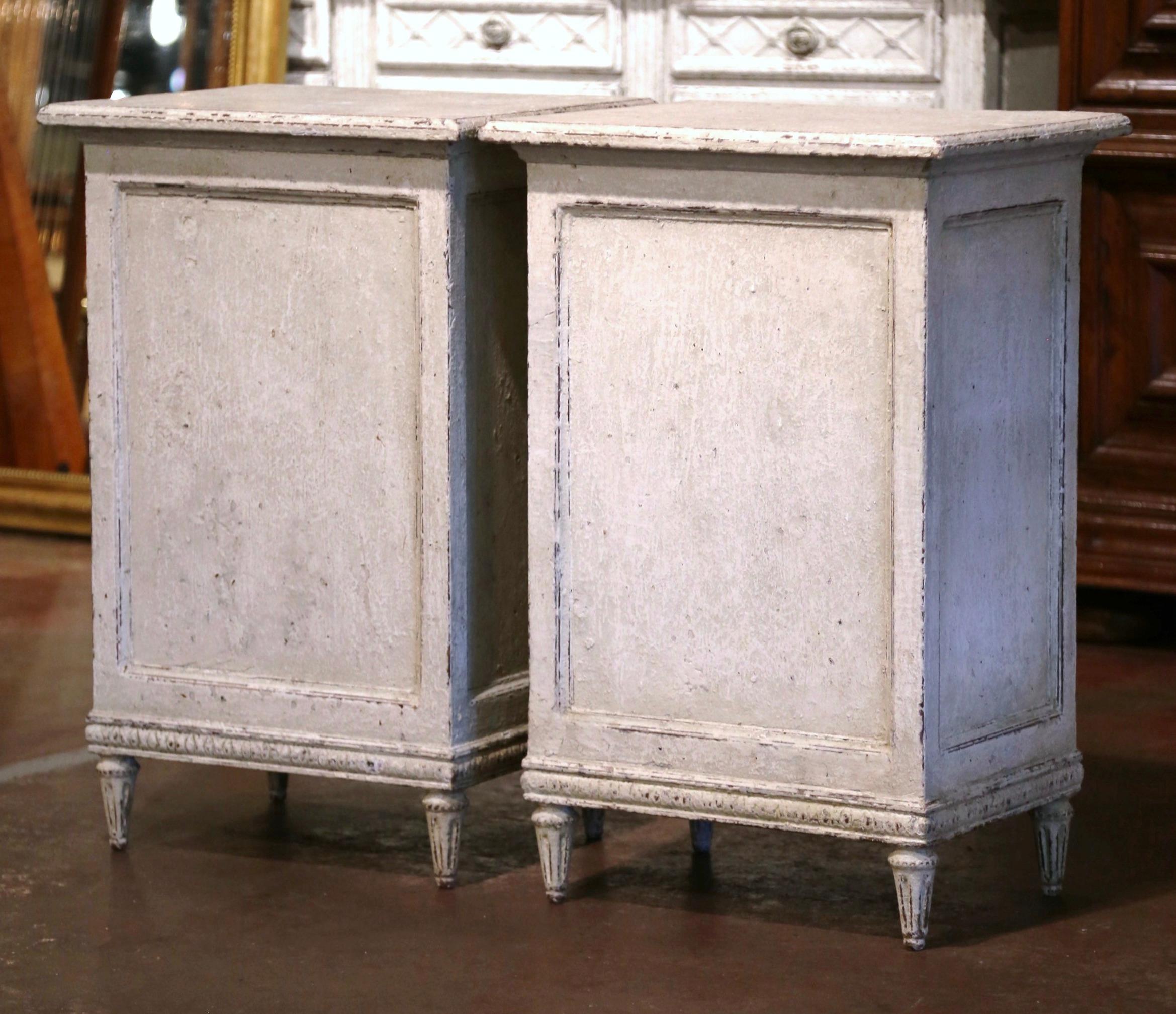 Pair of 19th Century French Louis XVI Painted Nightstands Bedside Tables 4