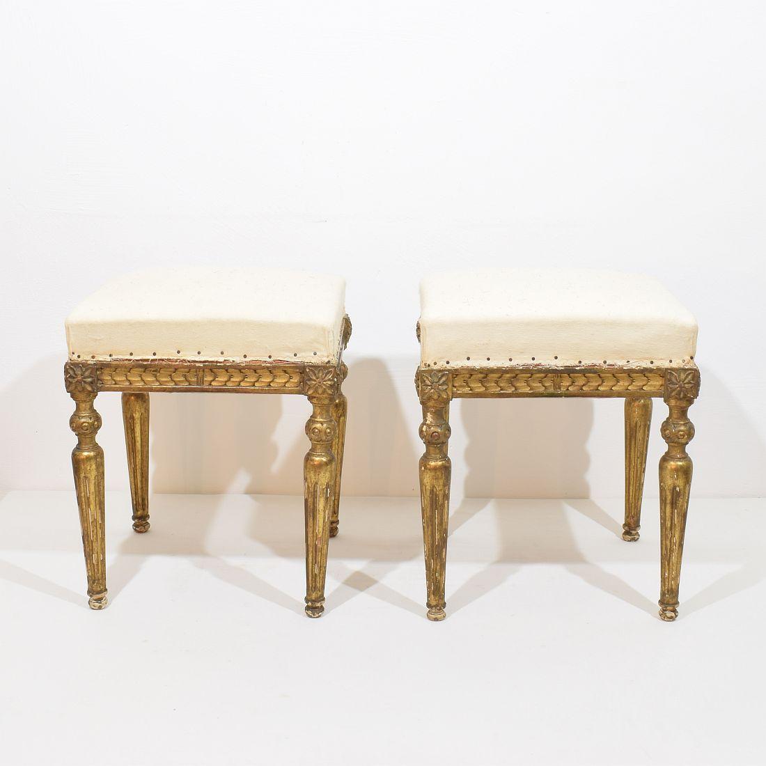 Pair of 19th Century French Louis XVI Style Carved Stools or Tabourets In Good Condition In Buisson, FR