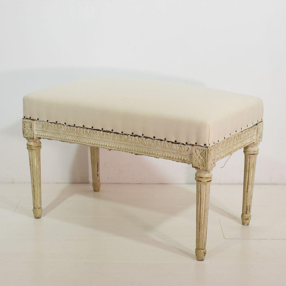 Pair of 19th Century French Louis XVI Style Carved Stools or Tabourets In Good Condition In Buisson, FR