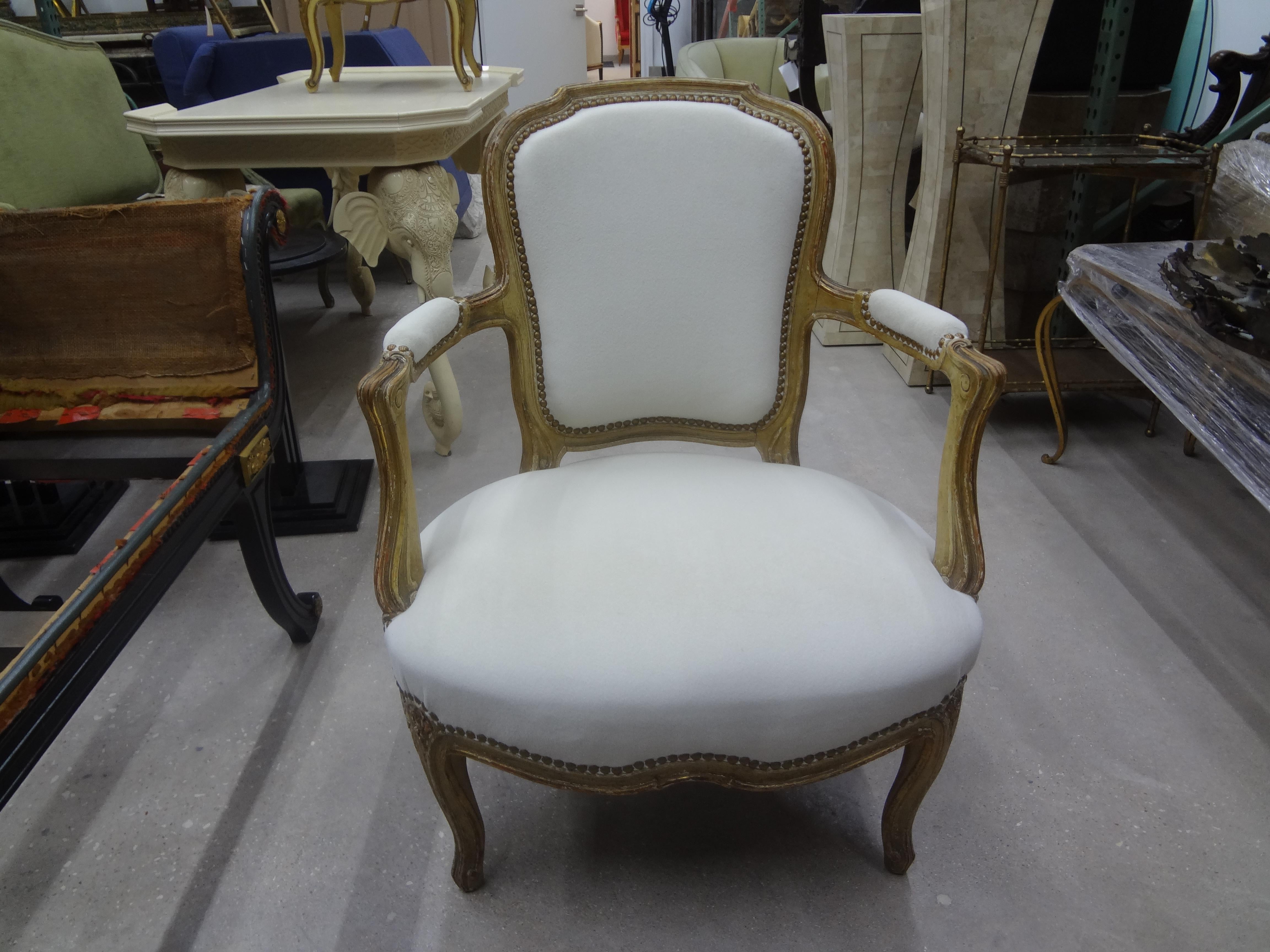 Paire de chaises françaises de style Louis XVI du 19ème siècle en vente 6