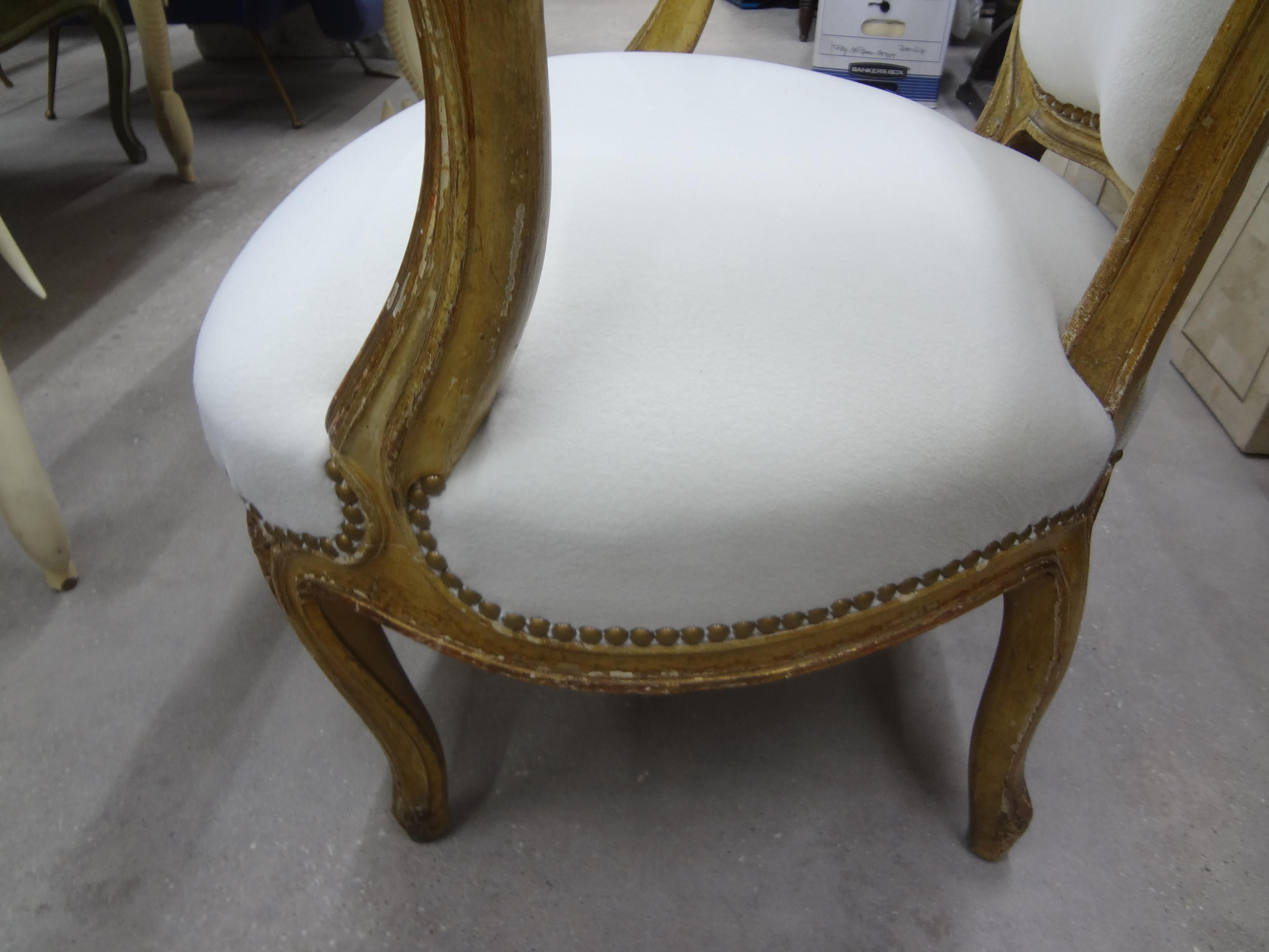 Paire de chaises françaises de style Louis XVI du 19ème siècle en vente 2