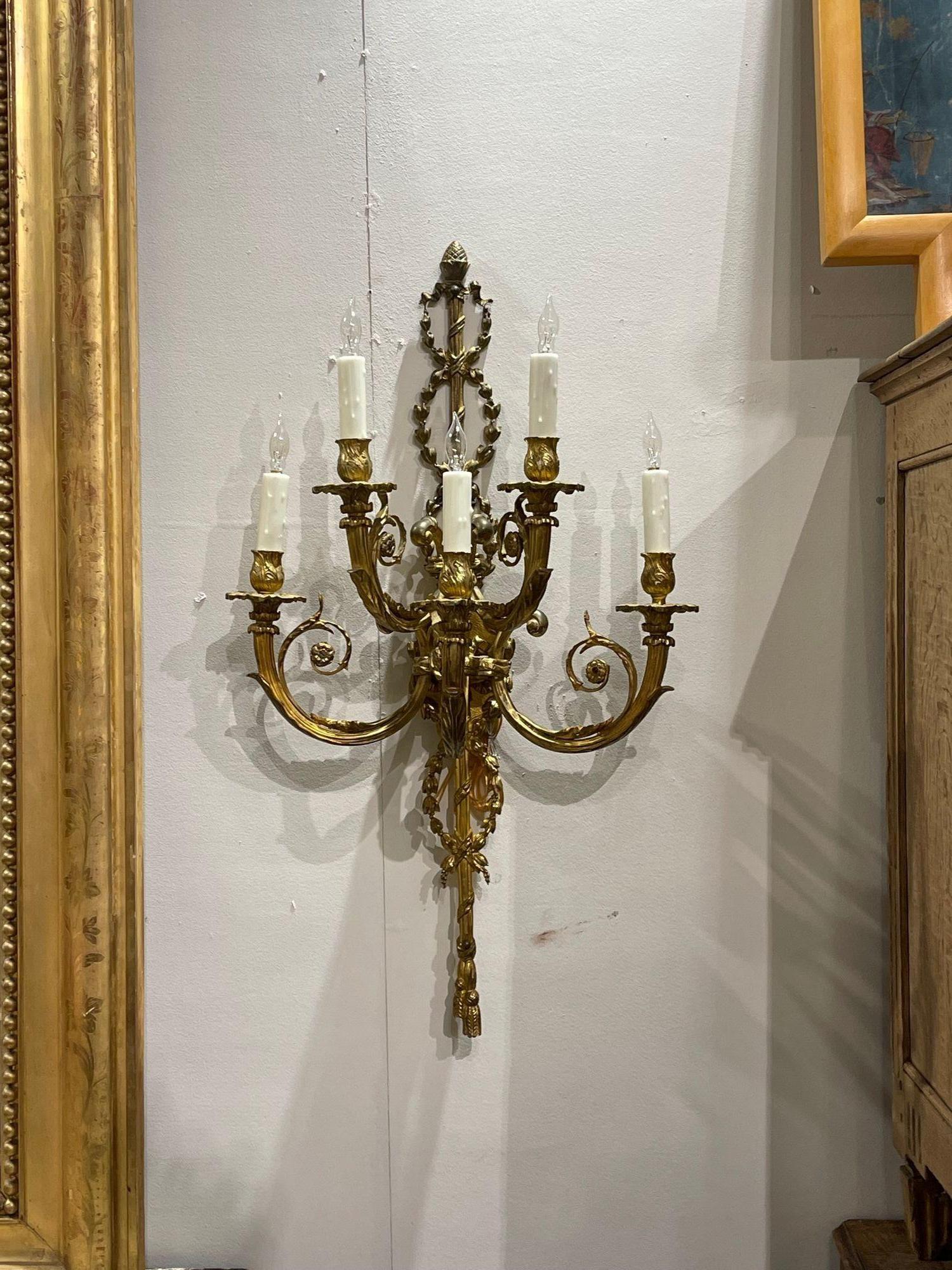 Pair of 19th Century French Louis XVI Style Gilt Bronze Wall Sconces For Sale 3