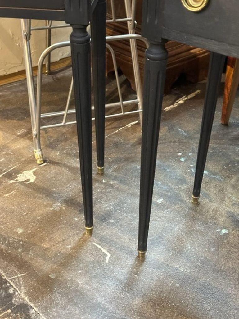Marbre Paire de tables à boire peintes de style Louis XVI du 19ème siècle français en vente