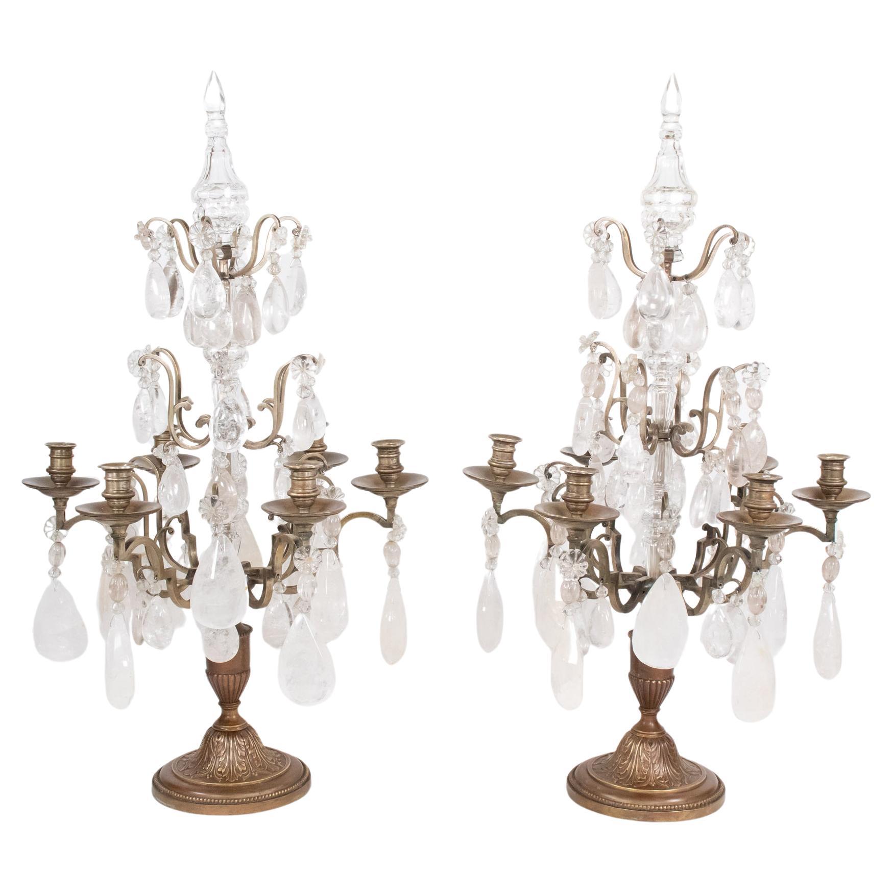 Pareja de candelabros de seis brazos de cristal de roca estilo Luis XVI francés del siglo XIX
