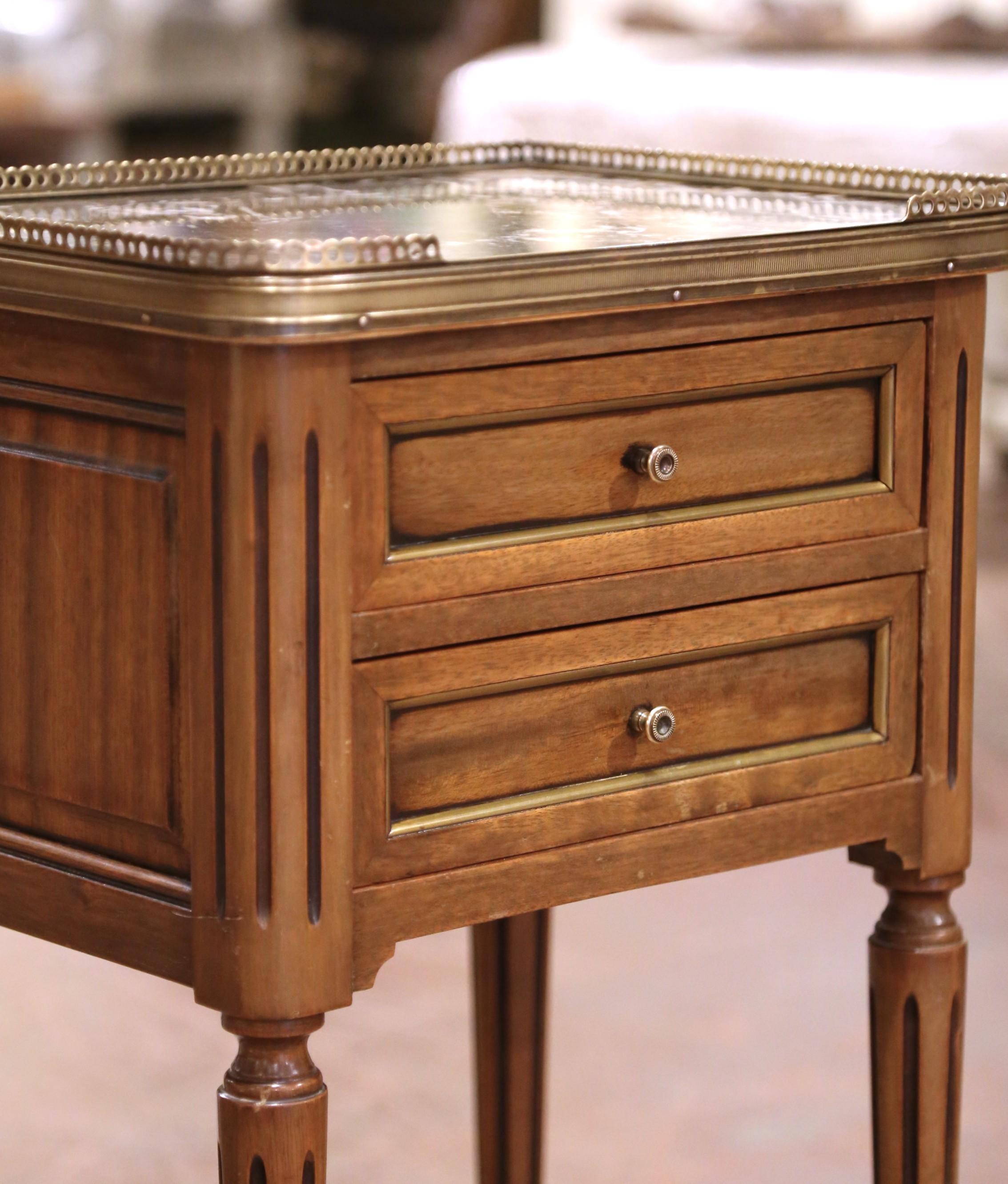 Pair of 19th Century French Louis XVI Walnut Nightstands with Marble Tops For Sale 3