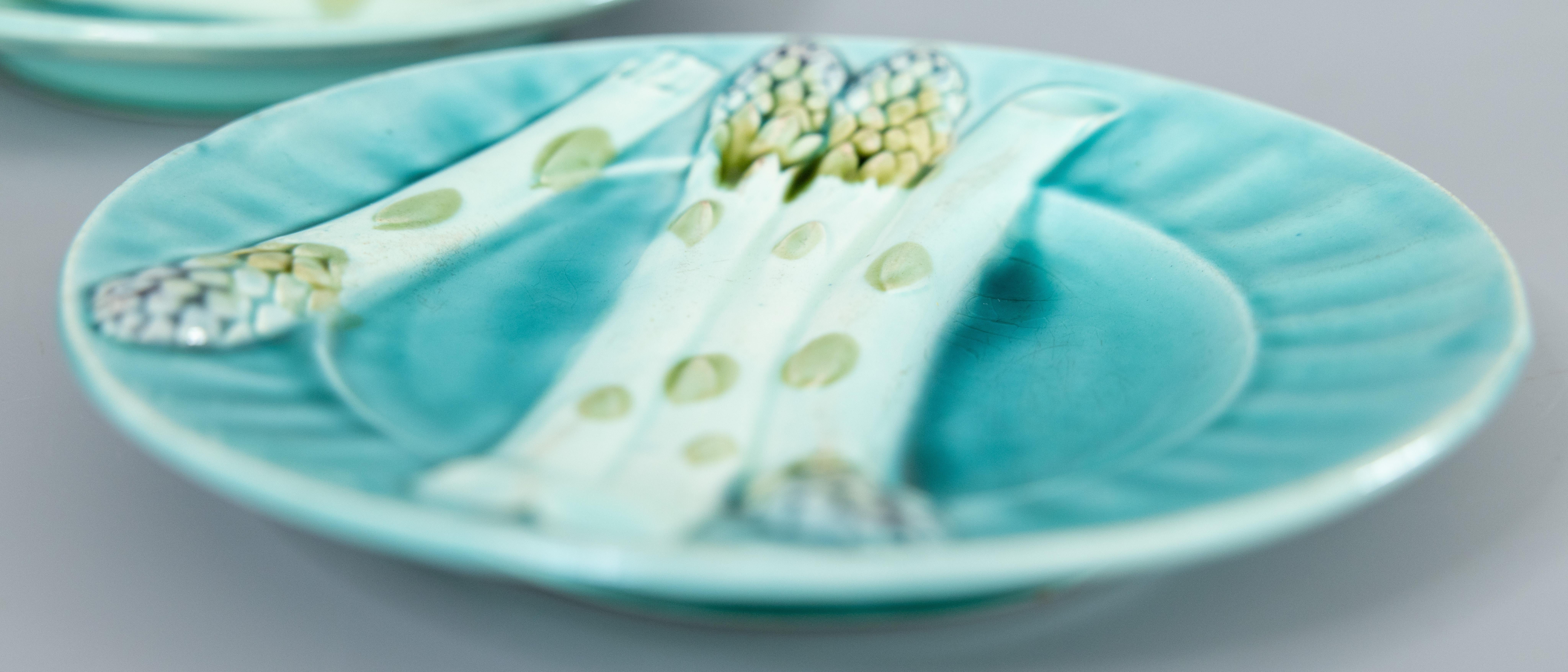 Pair of 19th Century French Luneville Majolica Turquoise Asparagus Plates For Sale 1