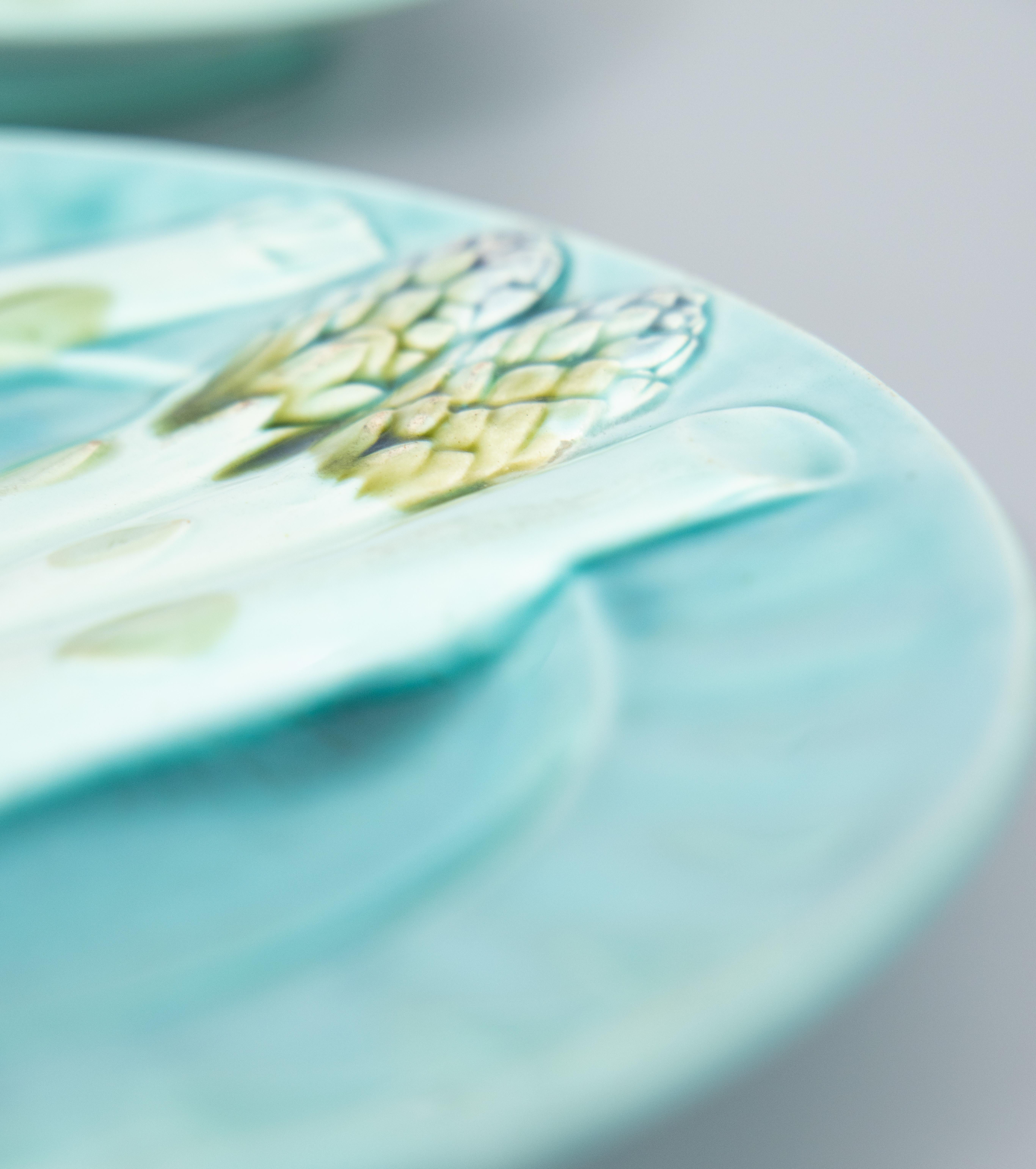 Pair of 19th Century French Luneville Majolica Turquoise Asparagus Plates For Sale 2