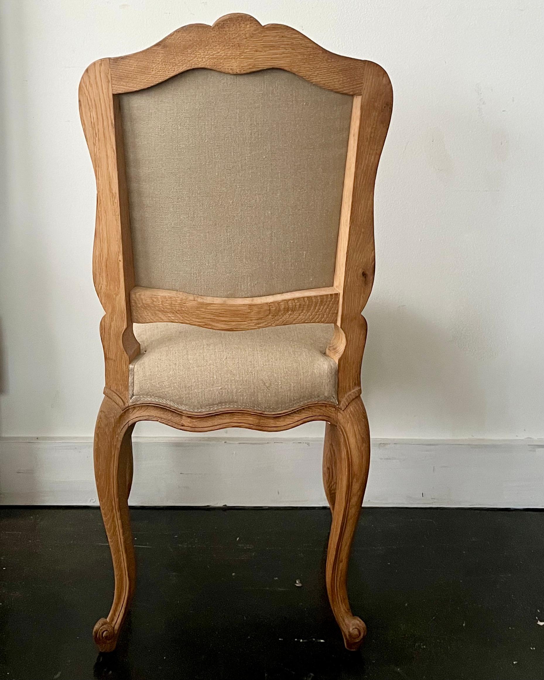 Paar französische Stühle im LXV-Stil des 19. Jahrhunderts (Leinen) im Angebot