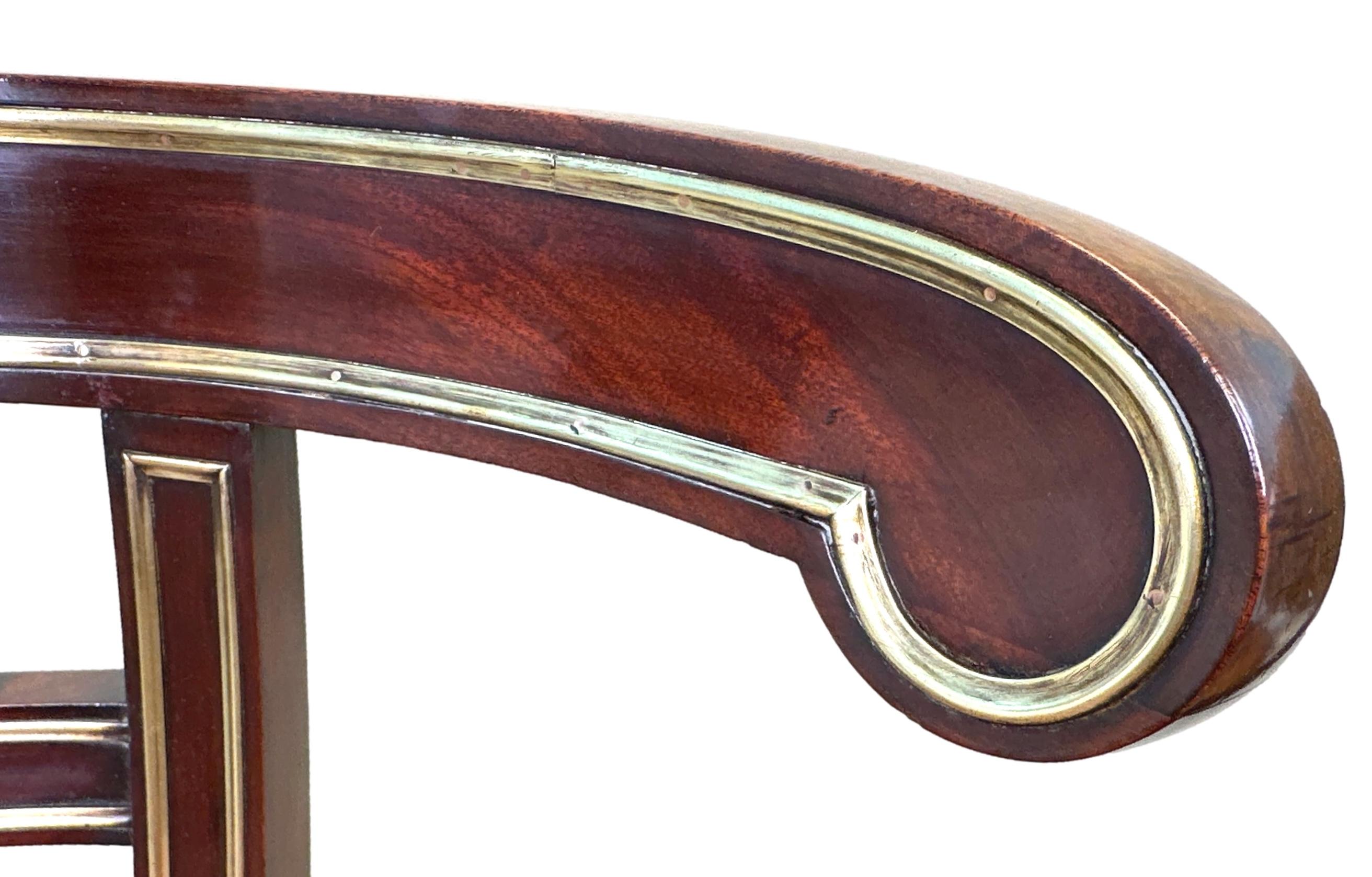 Paire de chaises de salon françaises en acajou du 19ème siècle Bon état - En vente à Bedfordshire, GB