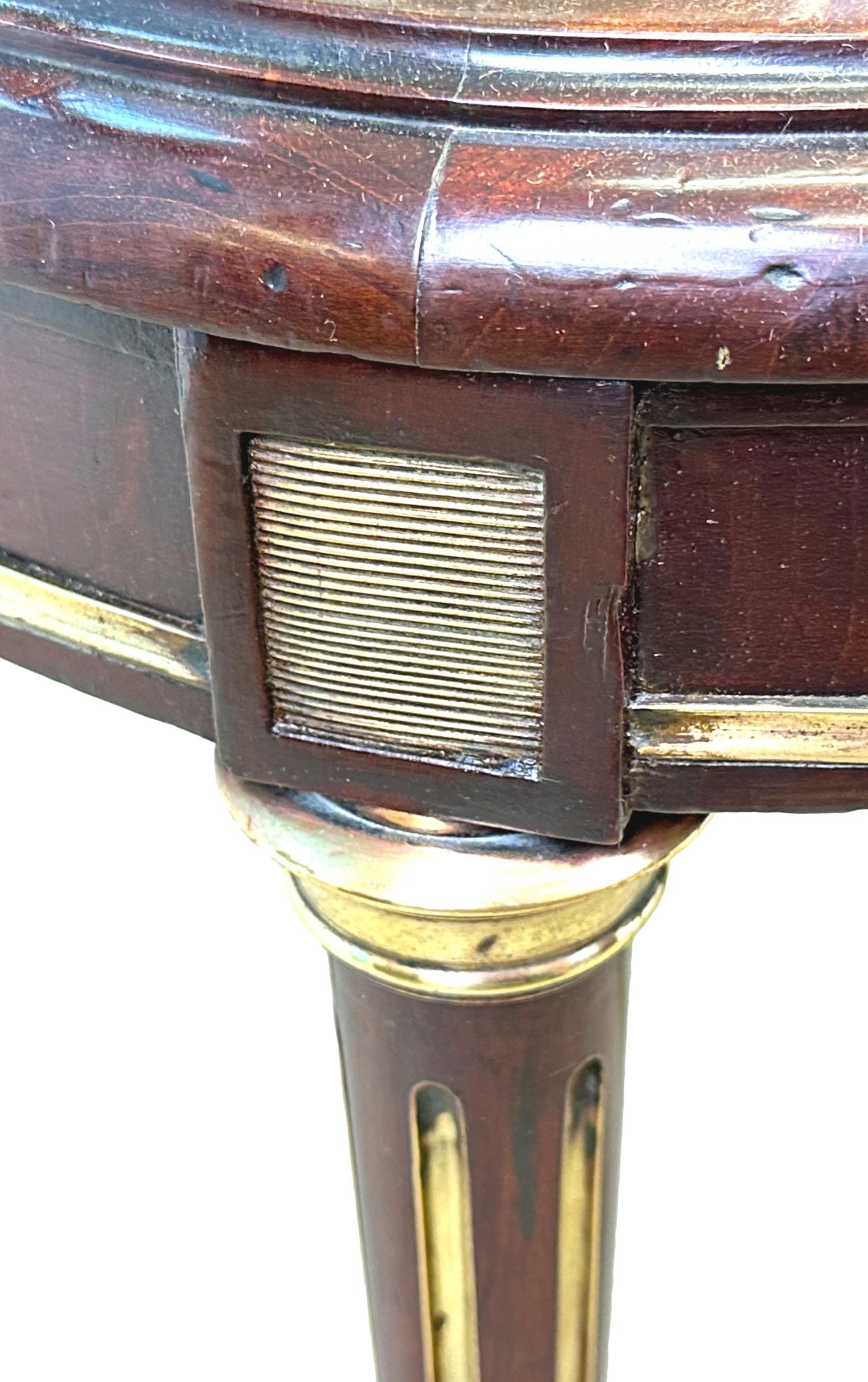 XIXe siècle Paire de chaises de salon françaises en acajou du 19ème siècle en vente
