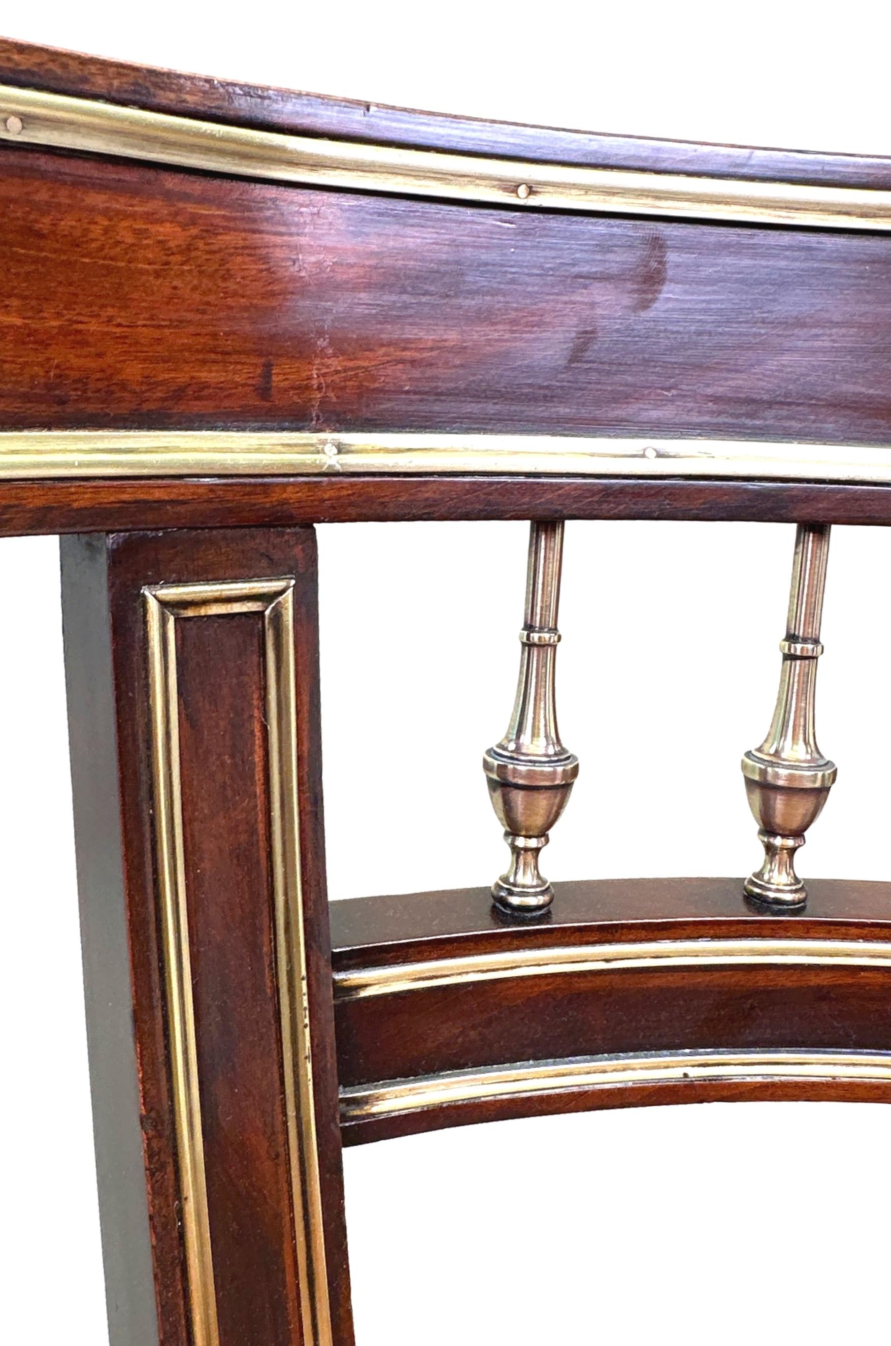 Acajou Paire de chaises de salon françaises en acajou du 19ème siècle en vente