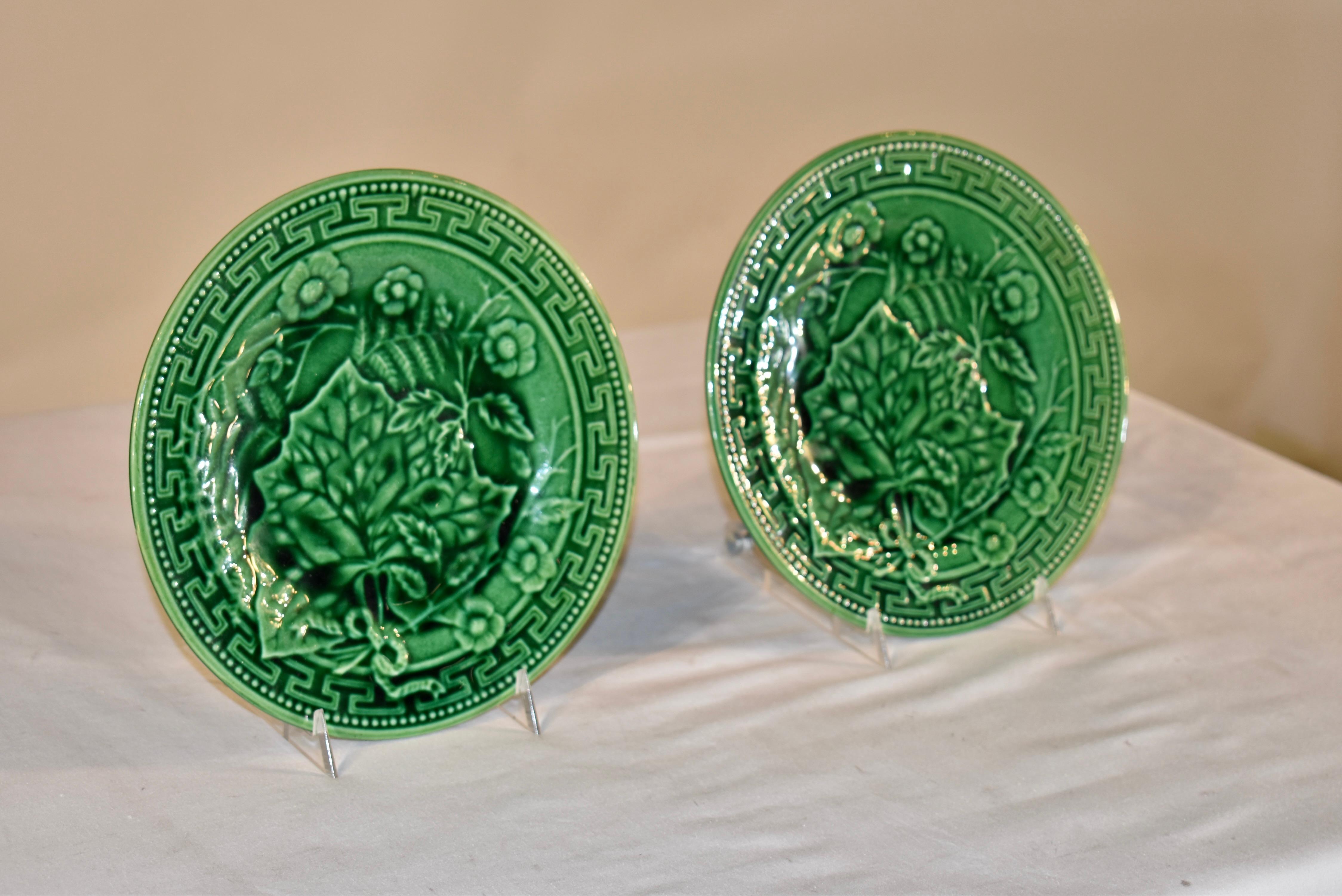 Pair of 19th Century French Majolica Green Leaf Plates In Good Condition For Sale In High Point, NC