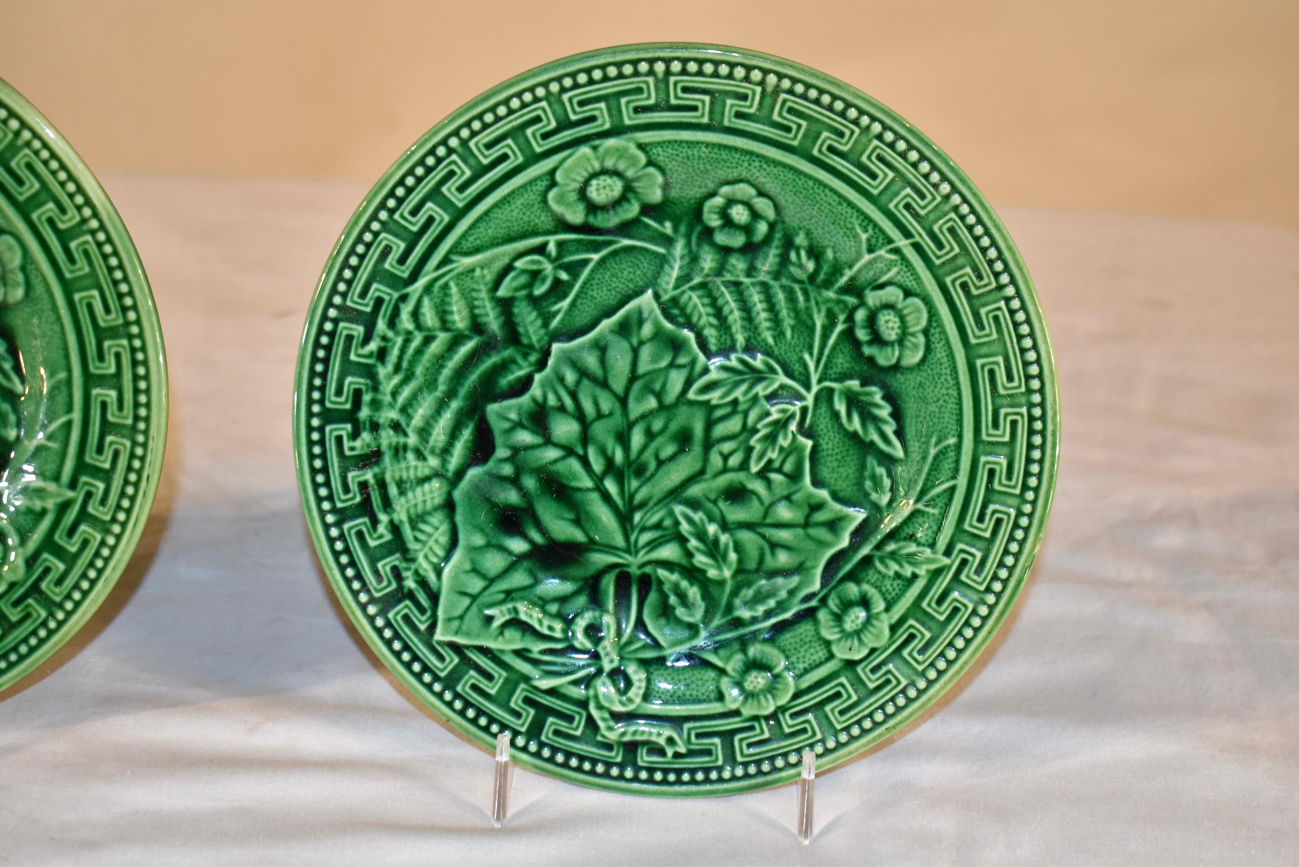 Pair of 19th Century French Majolica Green Leaf Plates For Sale 1