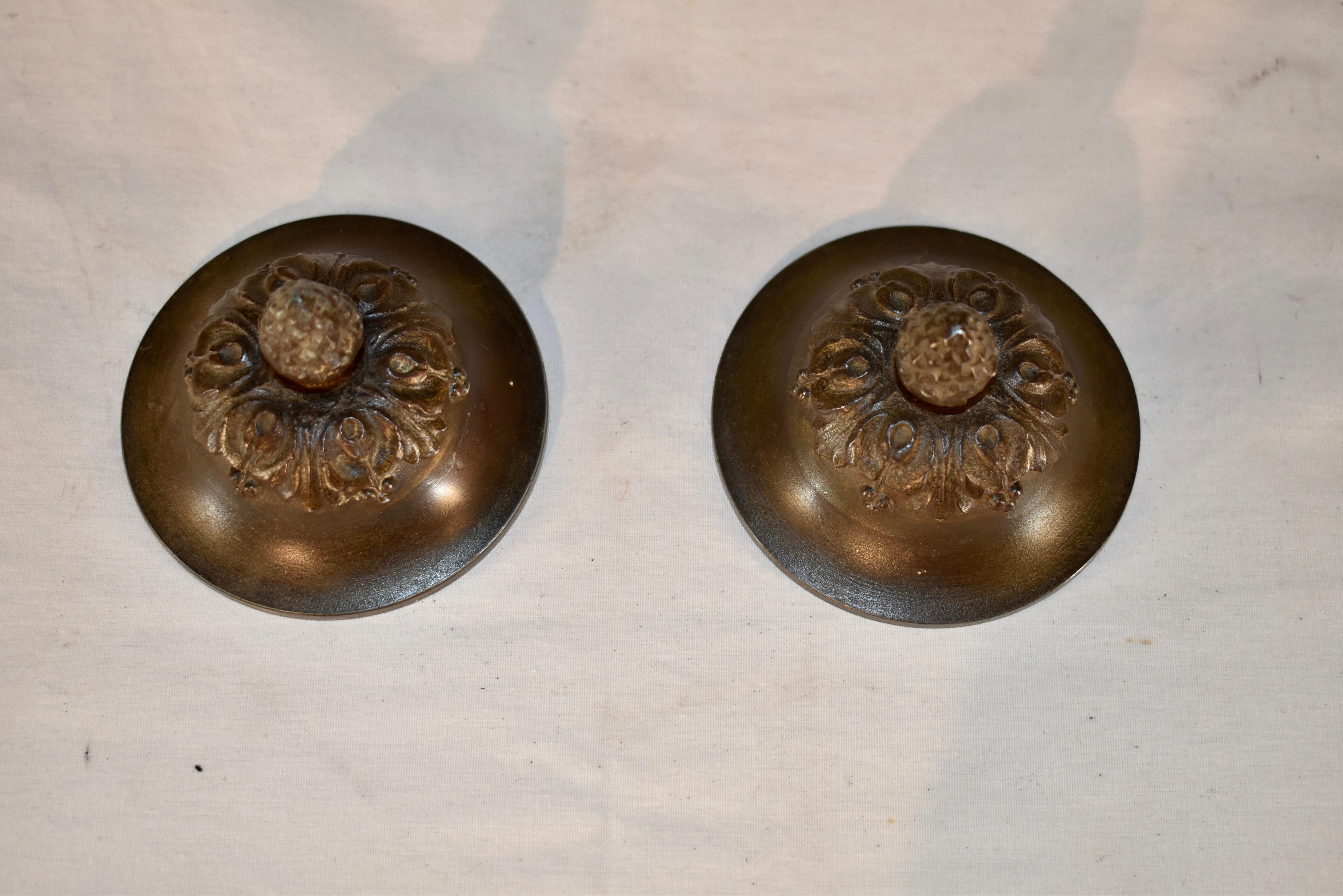 Pair of 19th Century French Mantle Urns en venta 5
