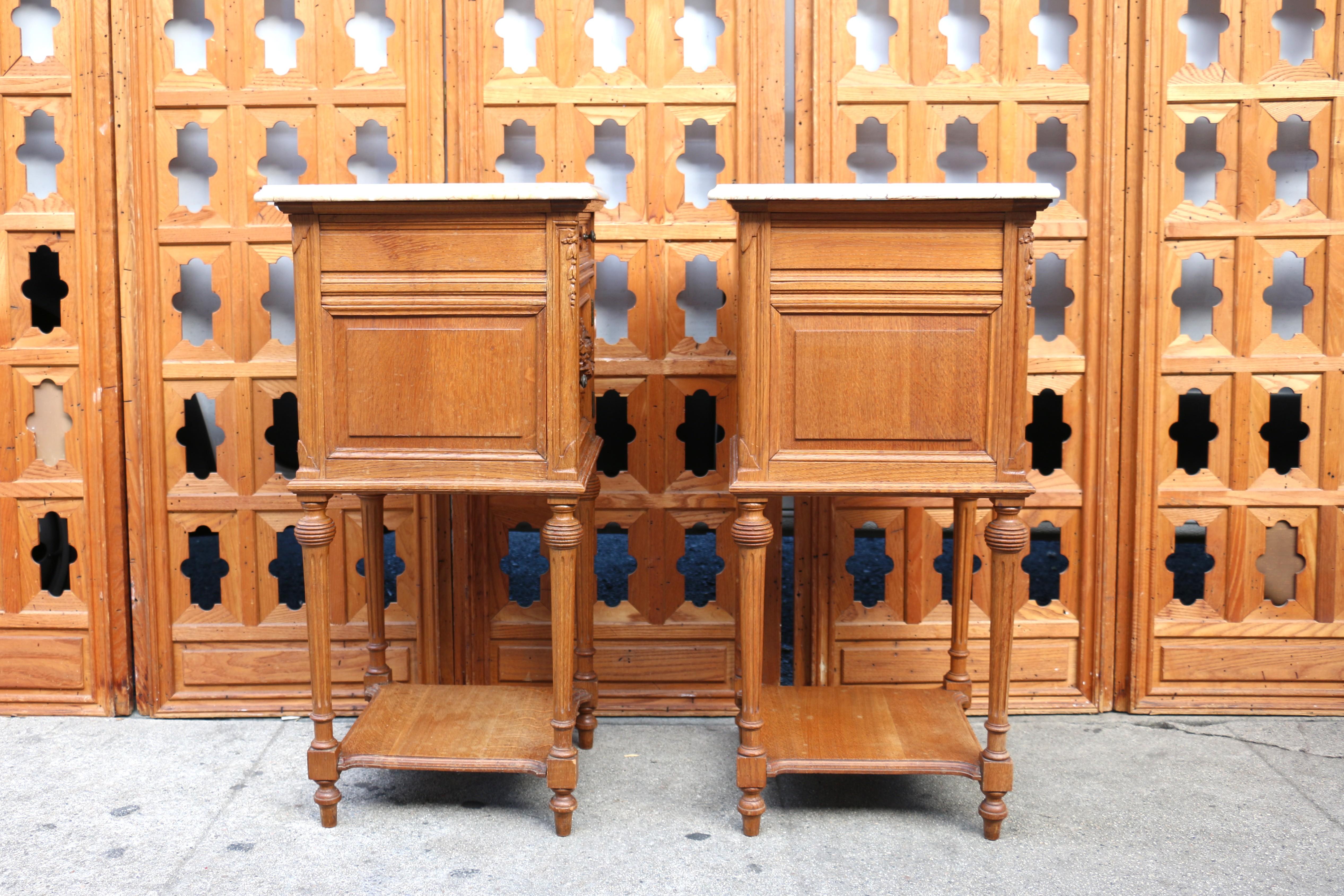 Porcelain Pair of 19th Century French Marble Top Bedside Tables For Sale
