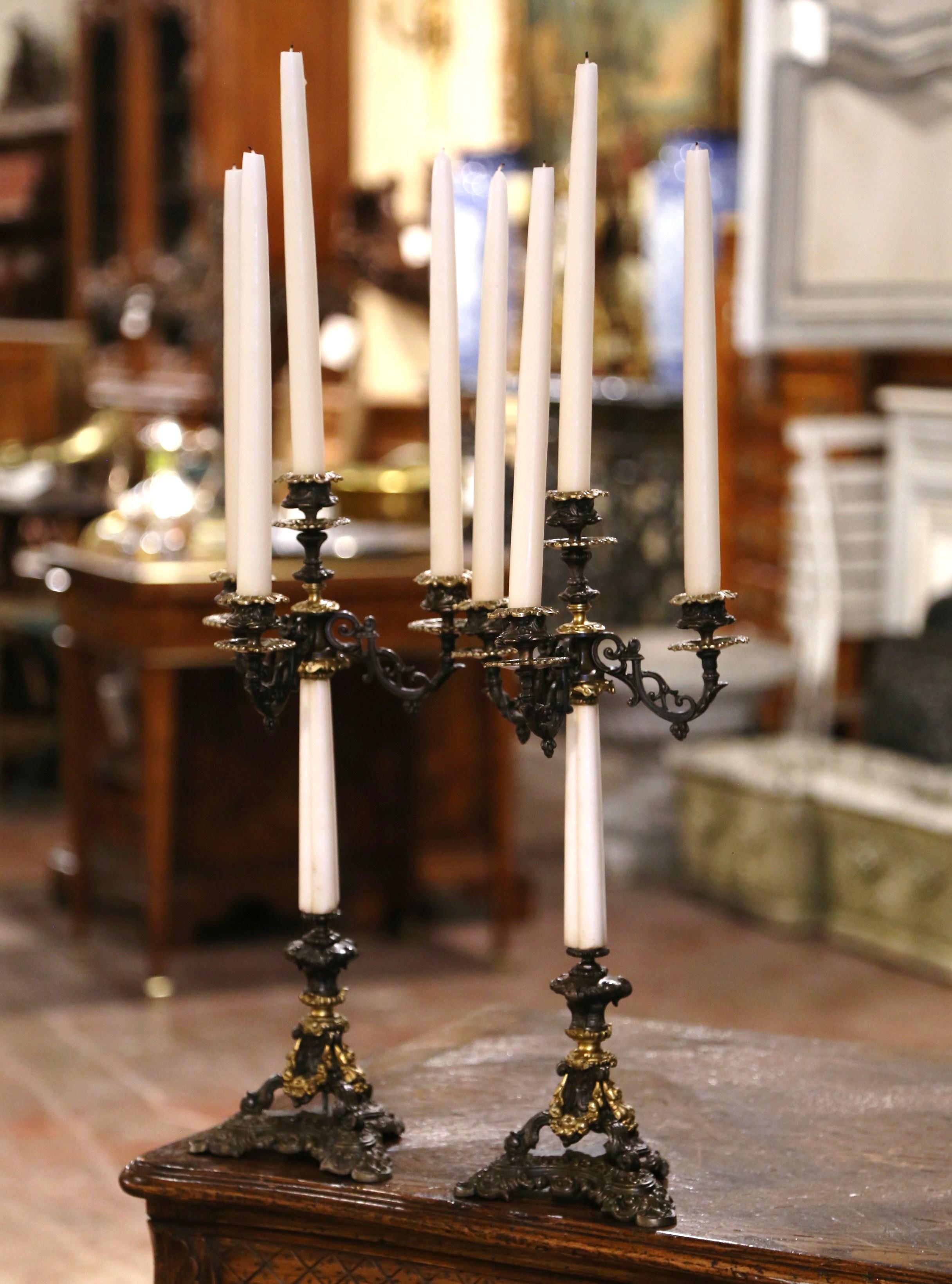 Dorato Coppia di candelabri francesi Napoleone III del XIX secolo in bronzo e marmo in vendita